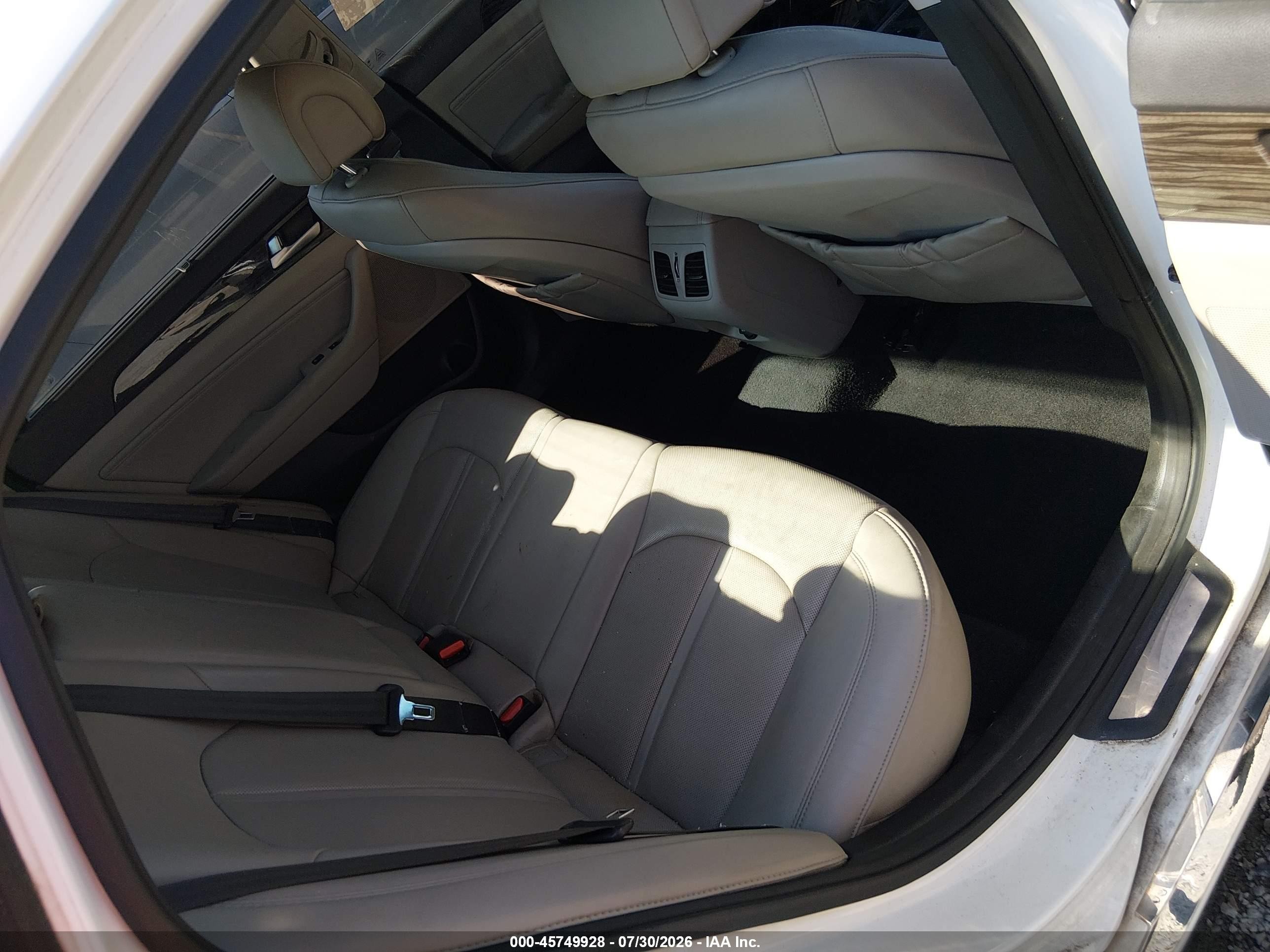 2015 Hyundai Sonata Limited White vin: 5NPE34AF5FH013068