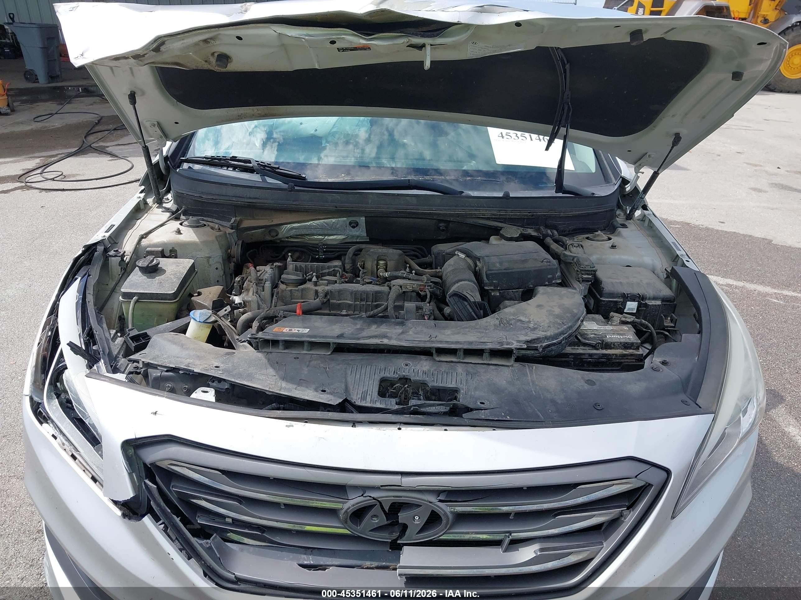 2015 Hyundai Sonata Sport Silver vin: 5NPE34AF5FH031828