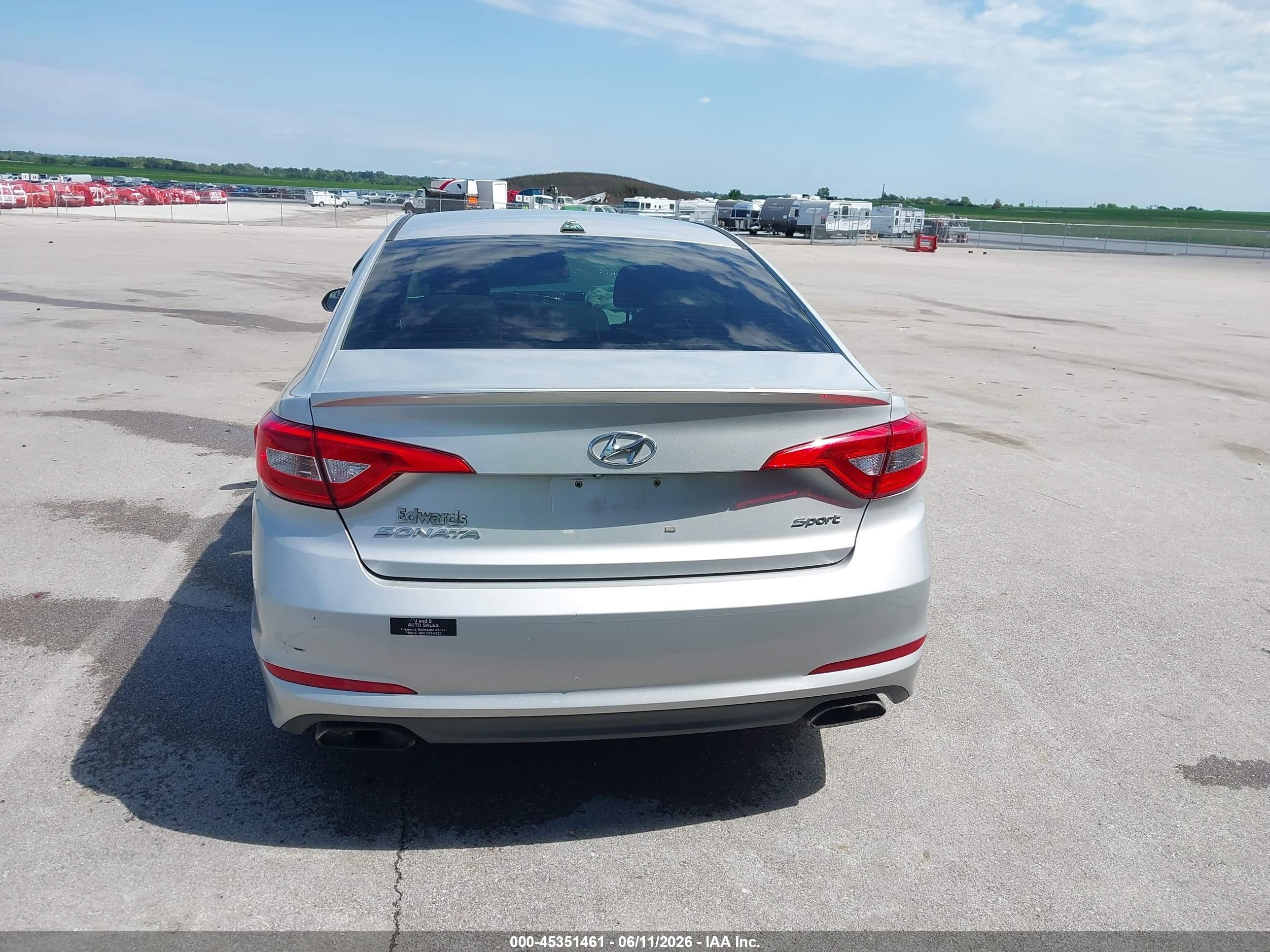2015 Hyundai Sonata Sport Silver vin: 5NPE34AF5FH031828