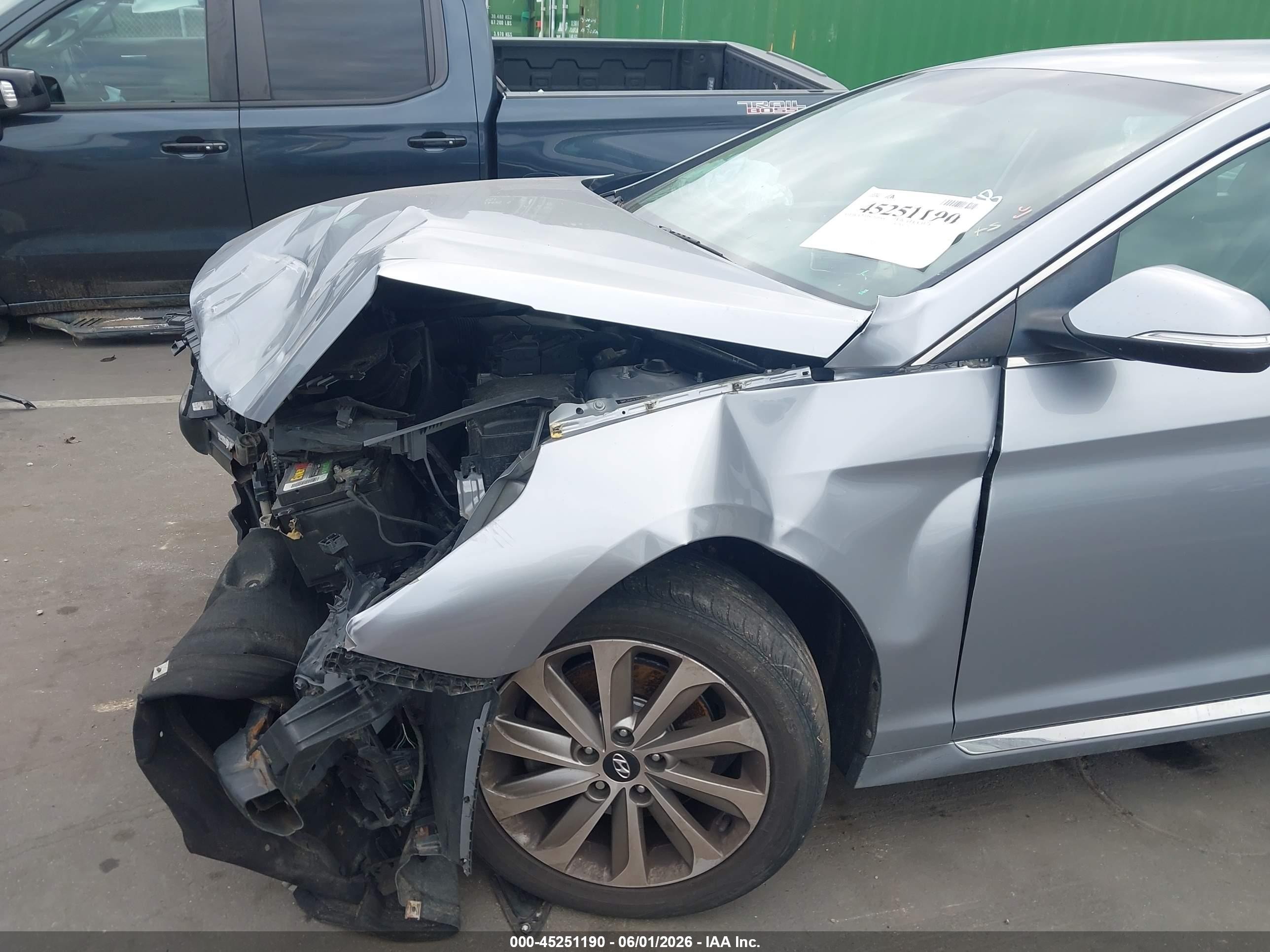 2015 Hyundai Sonata Sport Silver vin: 5NPE34AF5FH052601