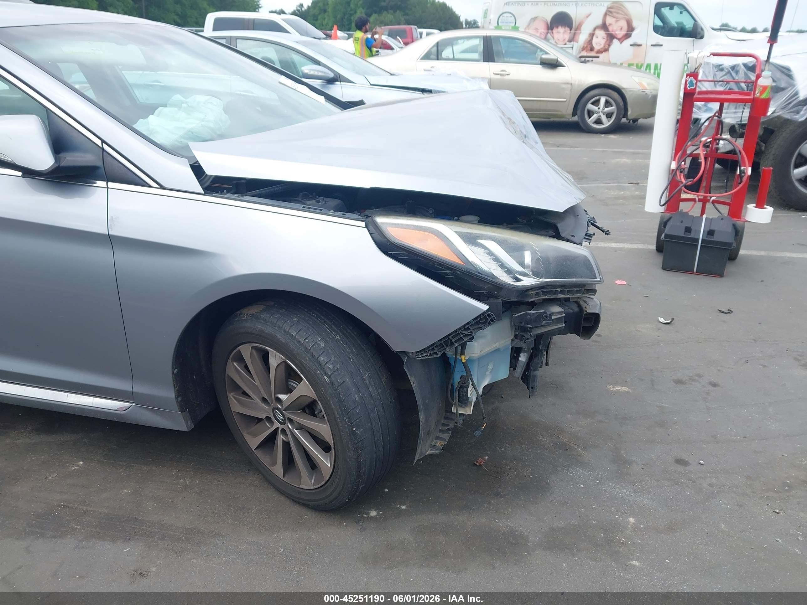 2015 Hyundai Sonata Sport Silver vin: 5NPE34AF5FH052601