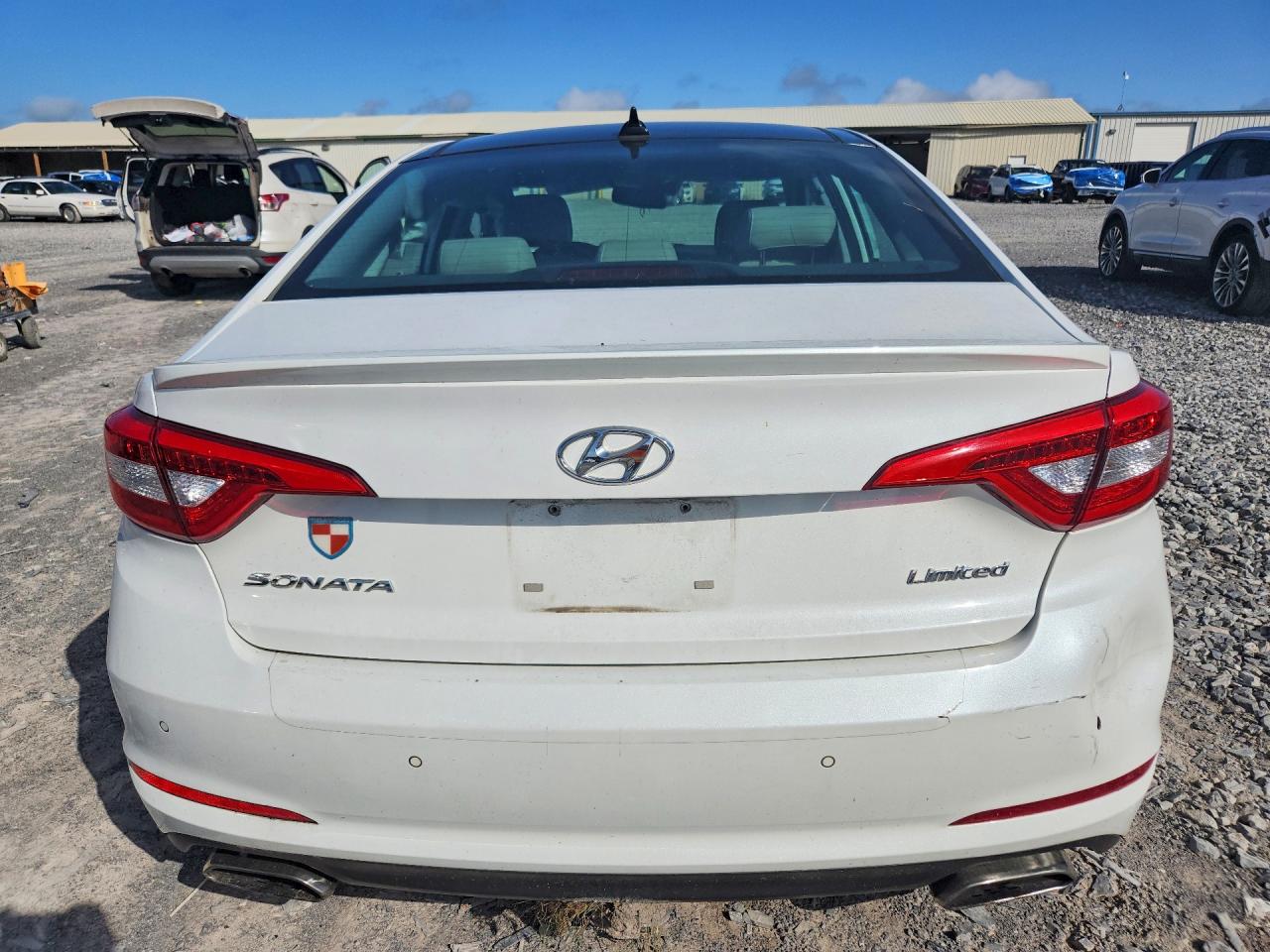 2015 Hyundai Sonata Limited White vin: 5NPE34AF5FH066823