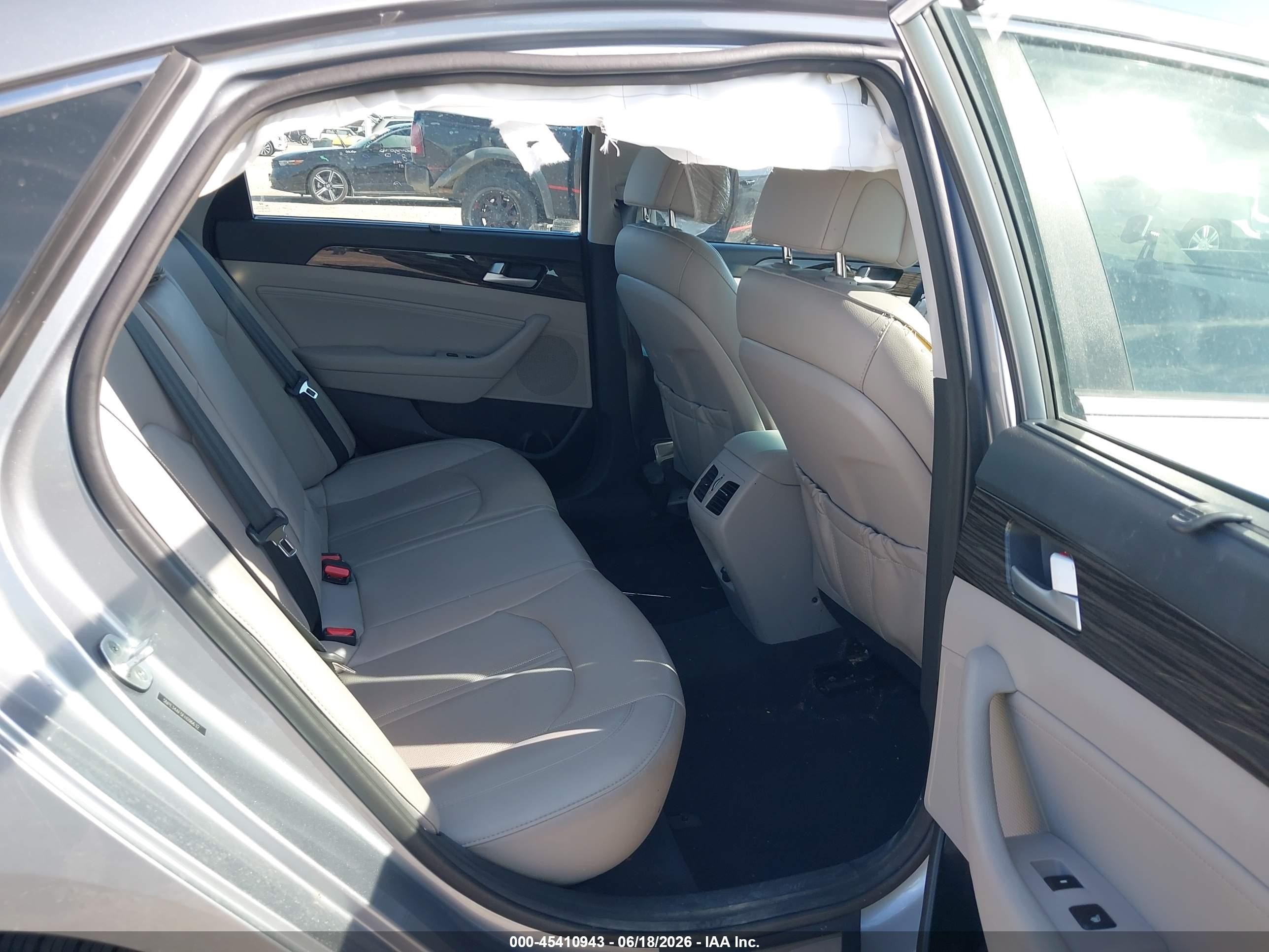 2015 Hyundai Sonata Limited Silver vin: 5NPE34AF5FH096632
