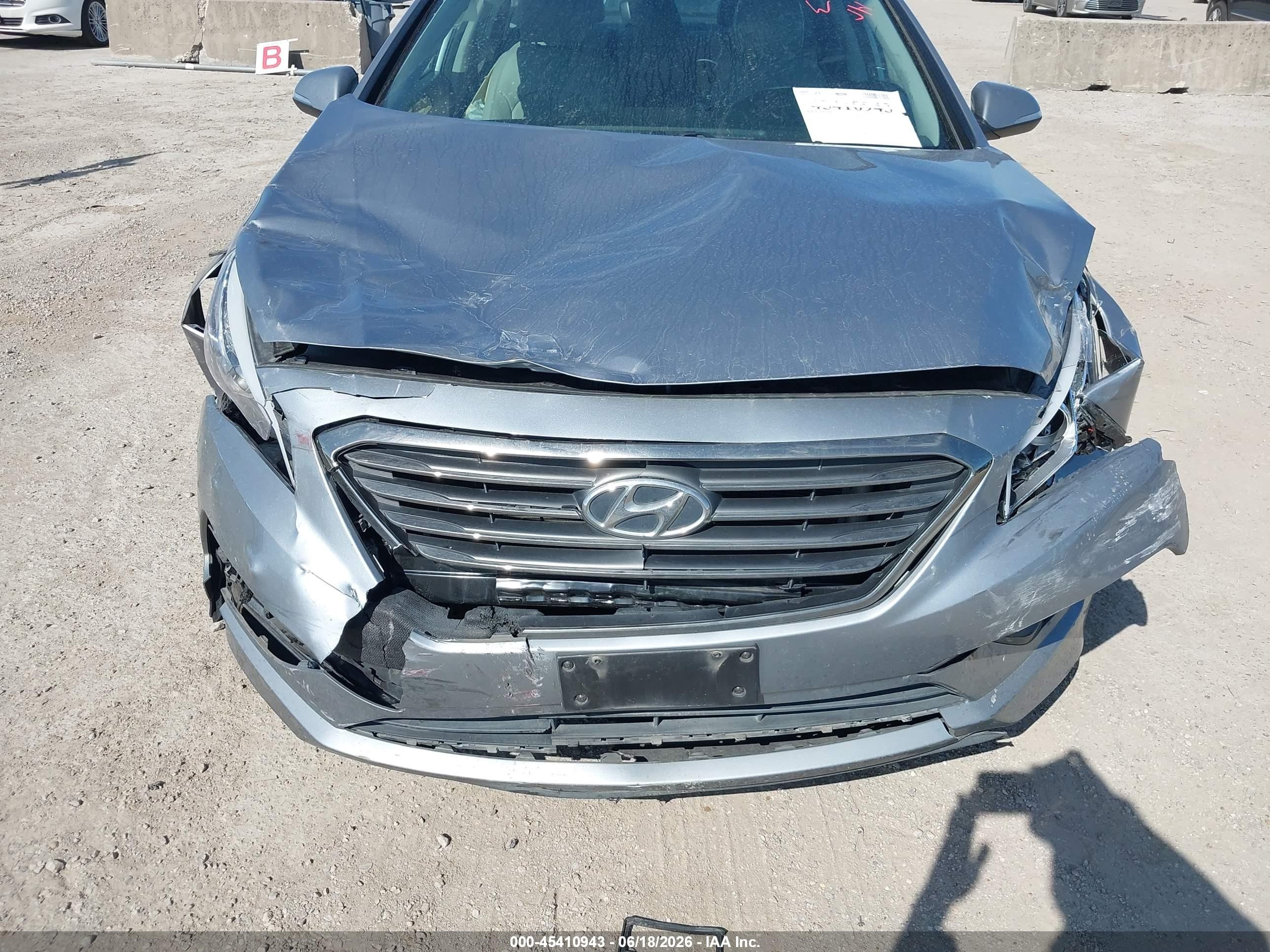 2015 Hyundai Sonata Limited Silver vin: 5NPE34AF5FH096632