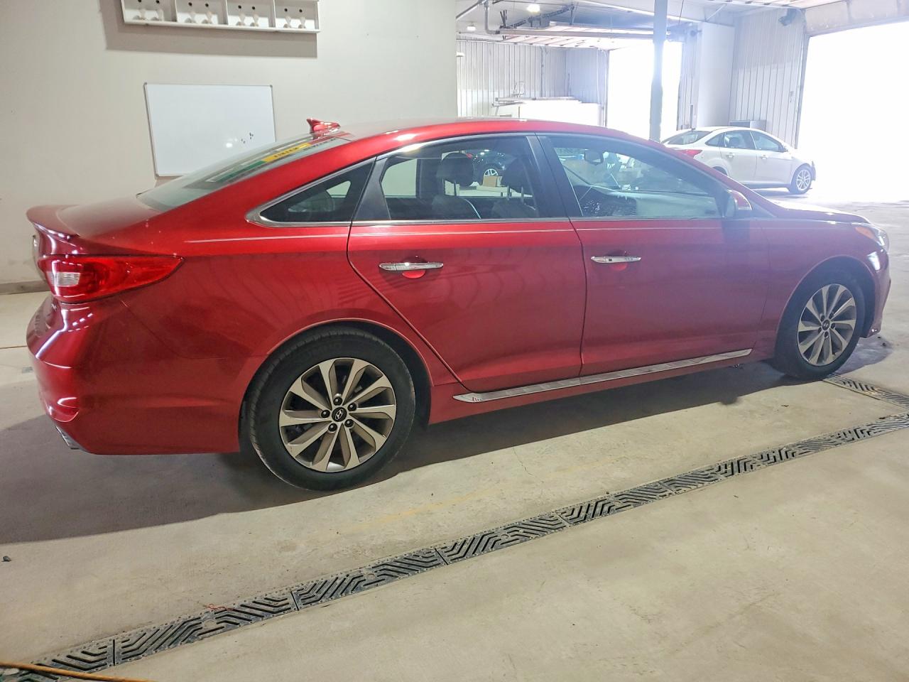 2015 Hyundai Sonata Sport Maroon vin: 5NPE34AF5FH099918