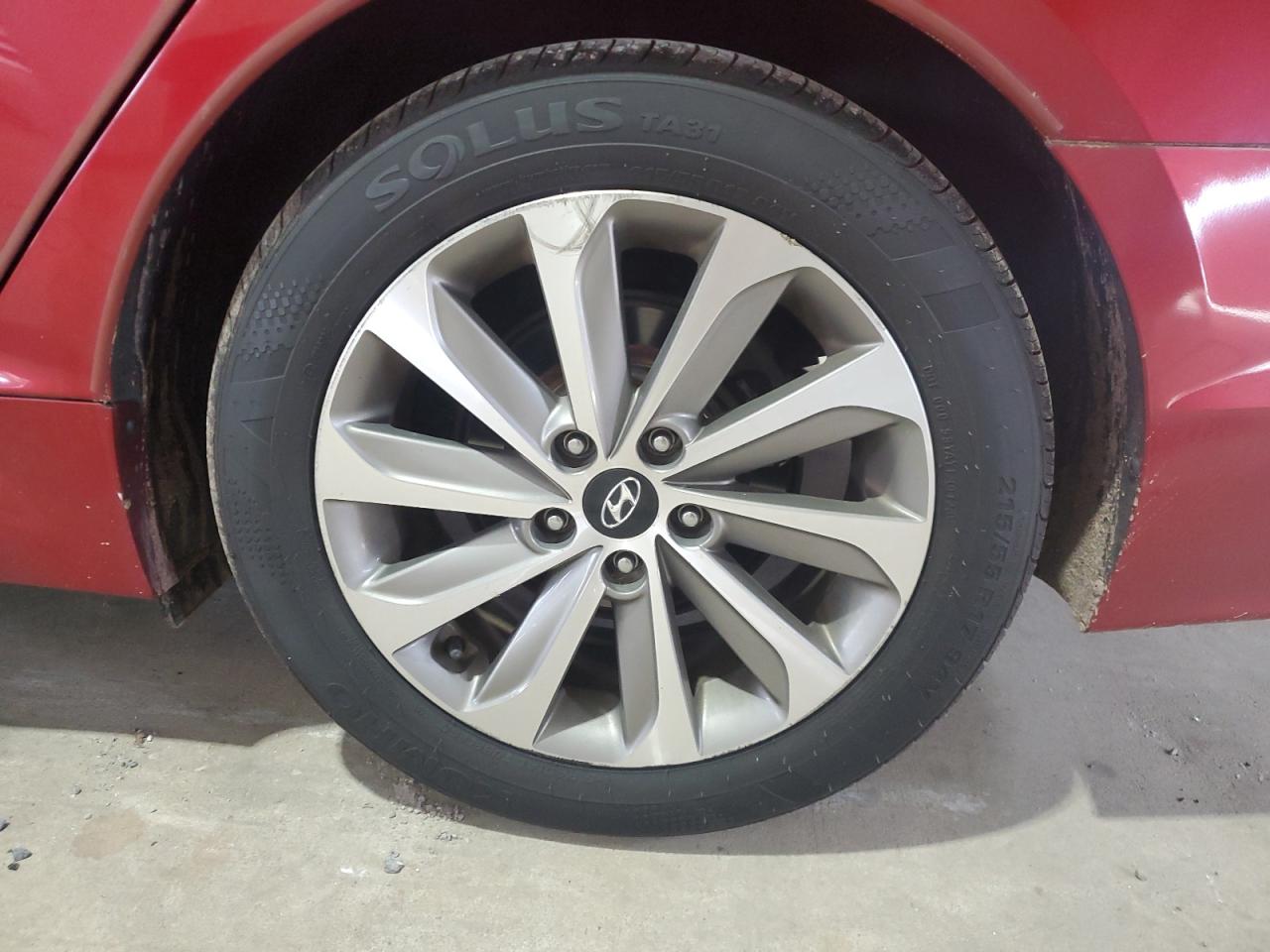2015 Hyundai Sonata Sport Maroon vin: 5NPE34AF5FH099918 Damage: Left Rear Wheel, Curb Rash, > 12 Inches