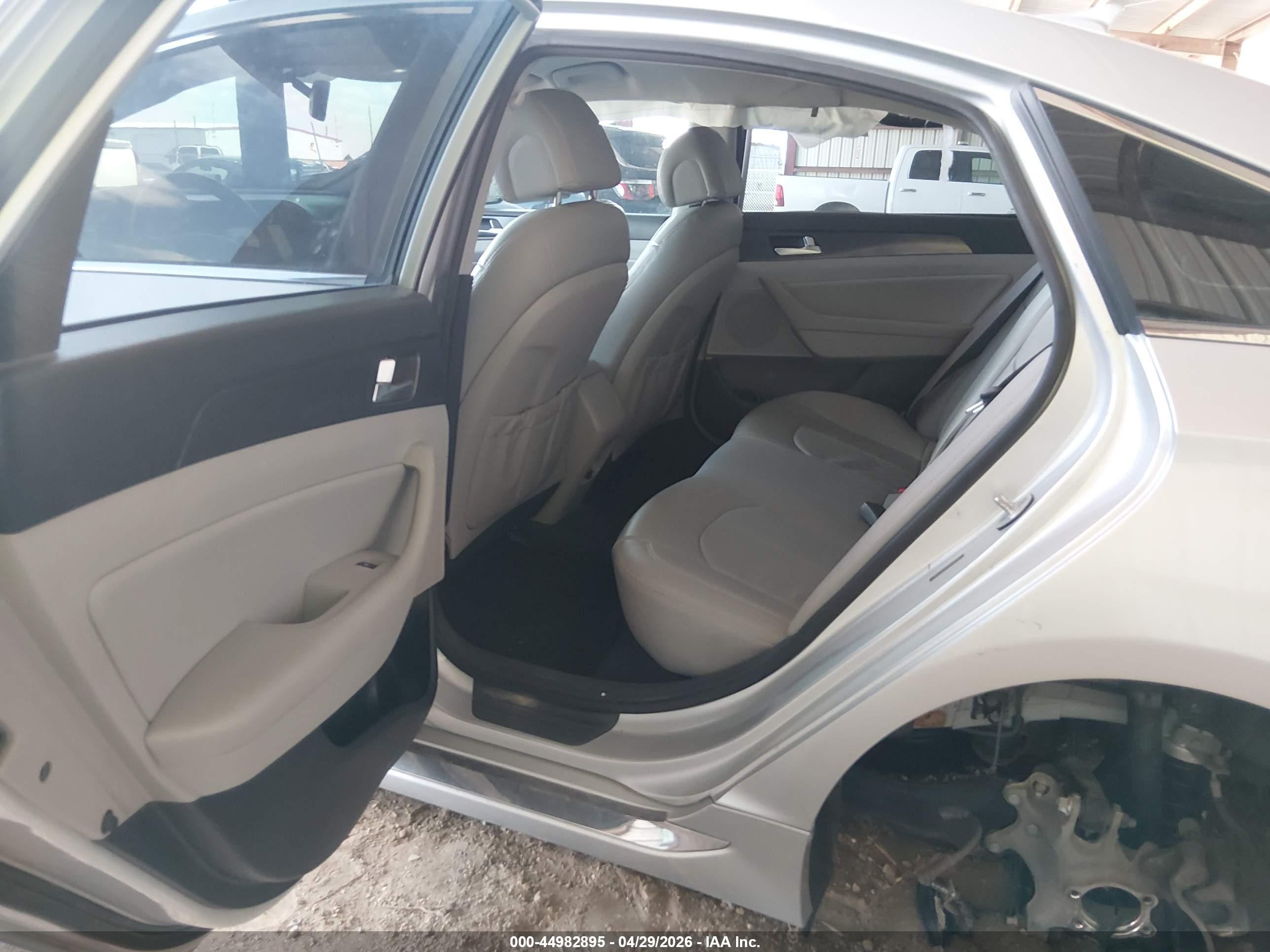 2015 Hyundai Sonata Sport Silver vin: 5NPE34AF5FH232578