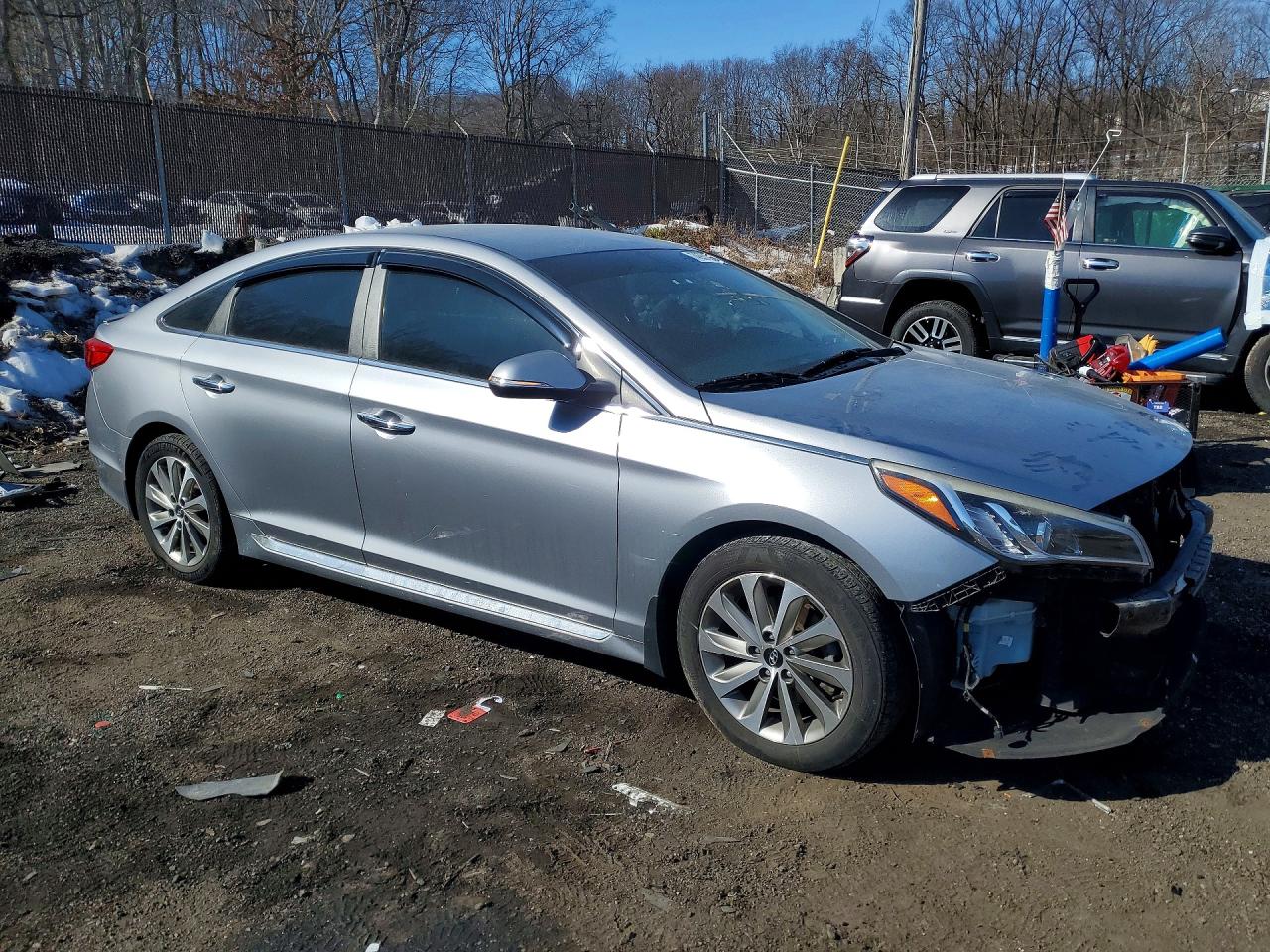 2015 Hyundai Sonata Sport Silver vin: 5NPE34AF5FH235335