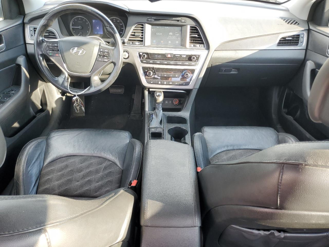 2017 Hyundai Sonata Sport Белый vin: 5NPE34AF5HH466402