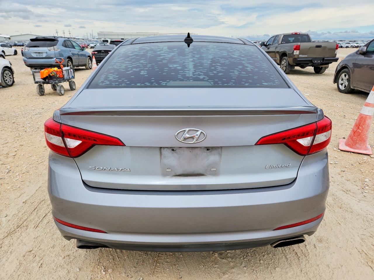 2015 Hyundai Sonata Limited Silver vin: 5NPE34AF6FH044944