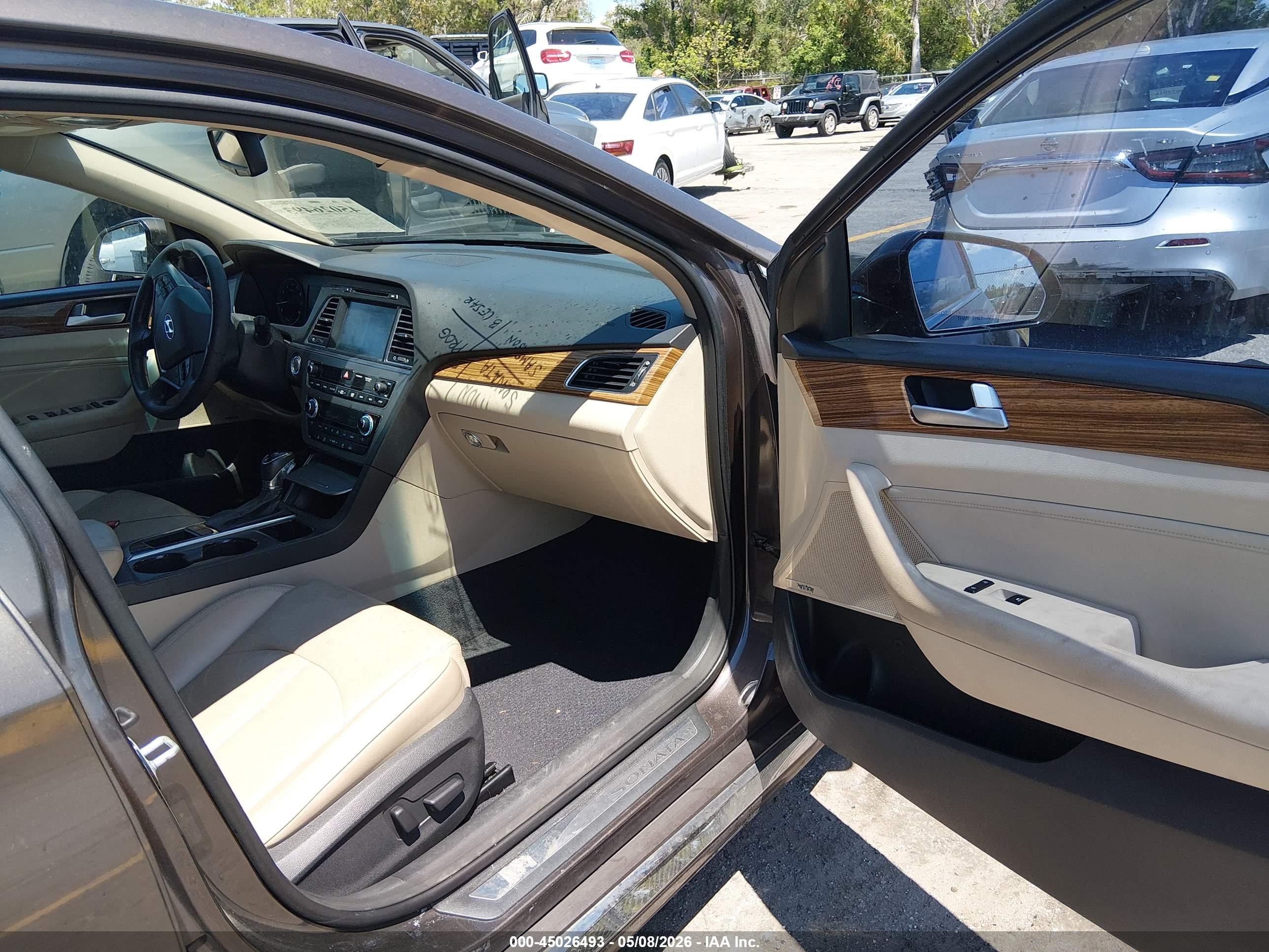 2015 Hyundai Sonata Limited Beige vin: 5NPE34AF6FH047150