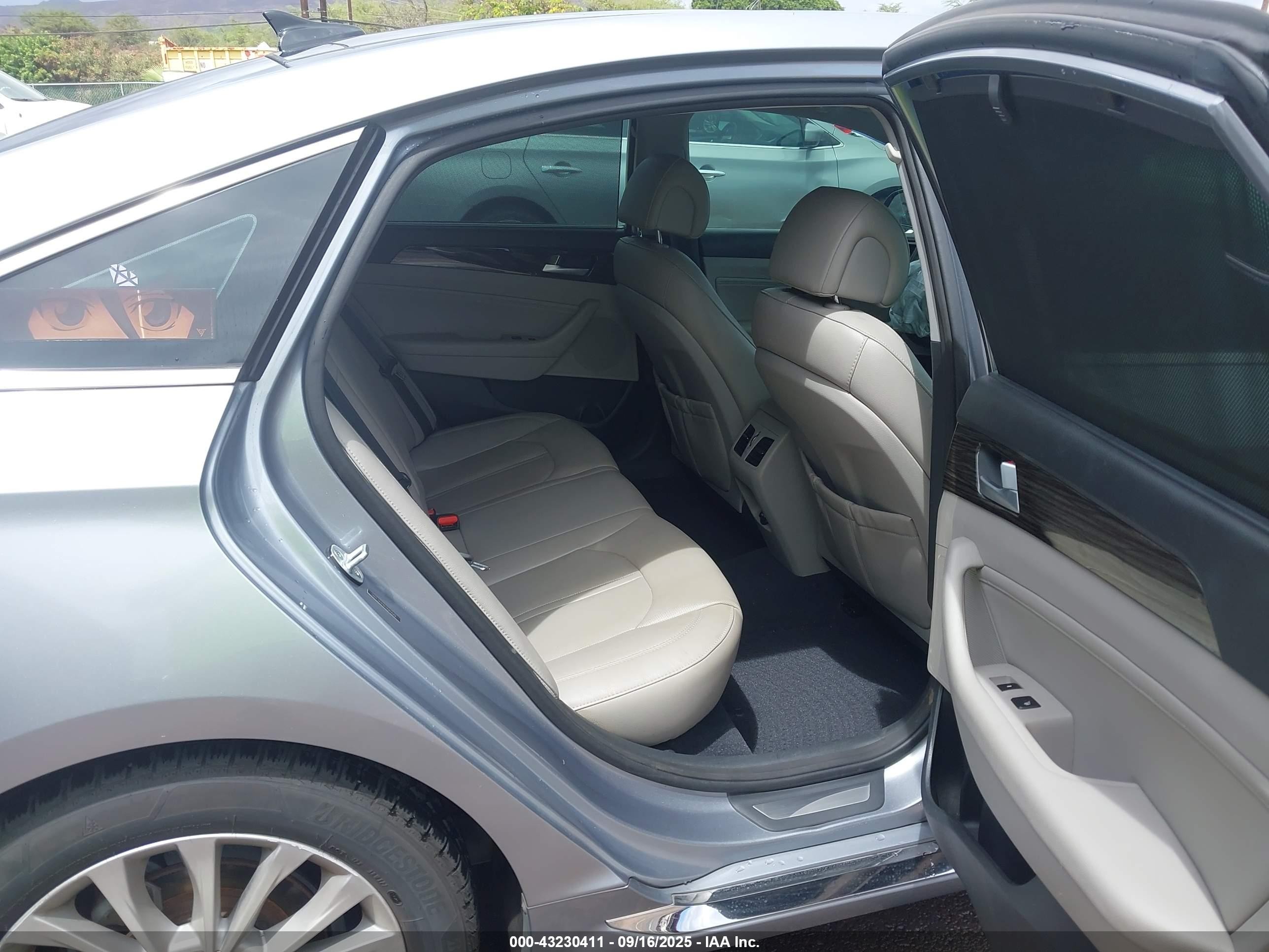 2015 Hyundai Sonata Limited Серебряный vin: 5NPE34AF6FH065549