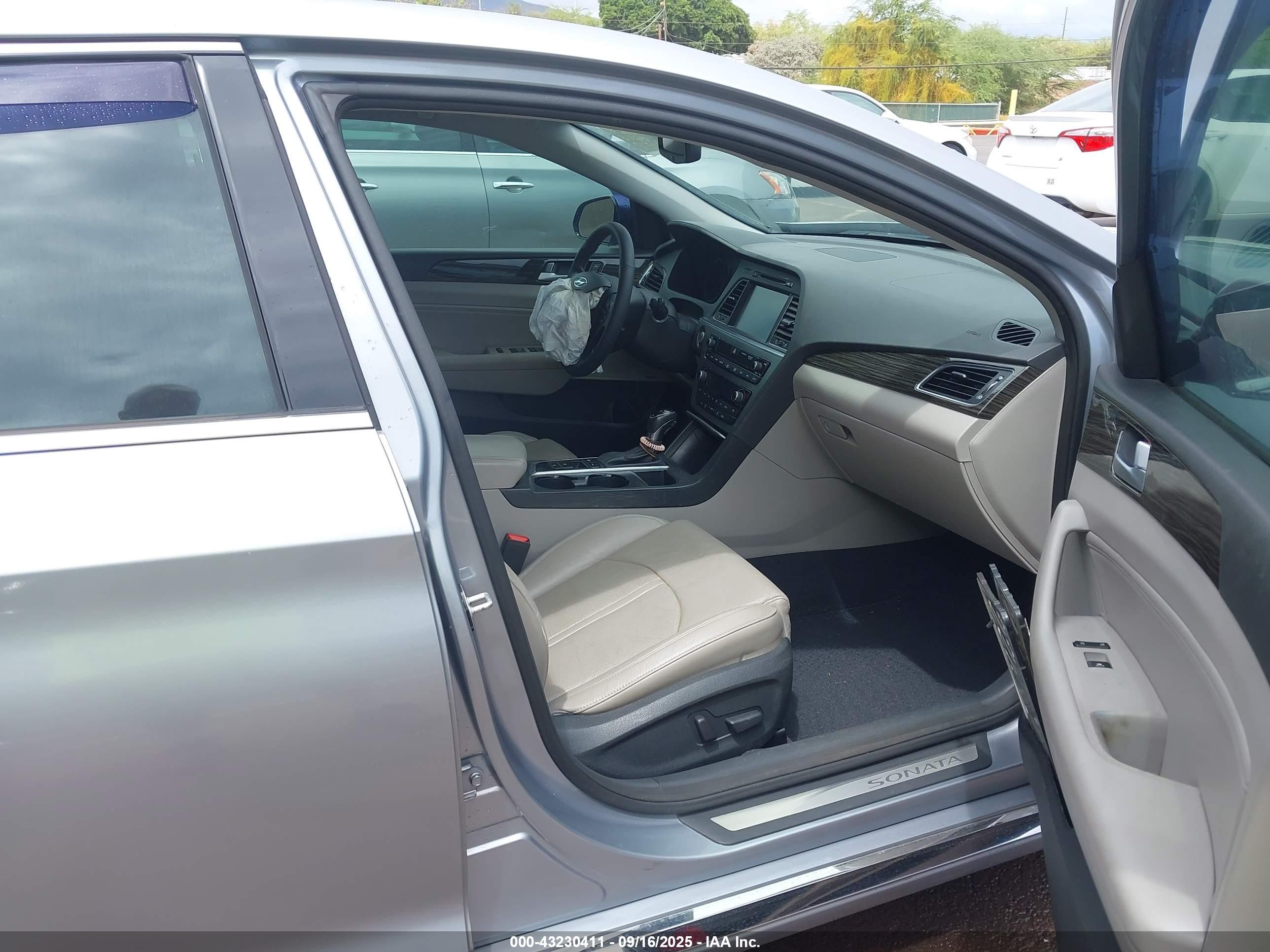 2015 Hyundai Sonata Limited Серебряный vin: 5NPE34AF6FH065549