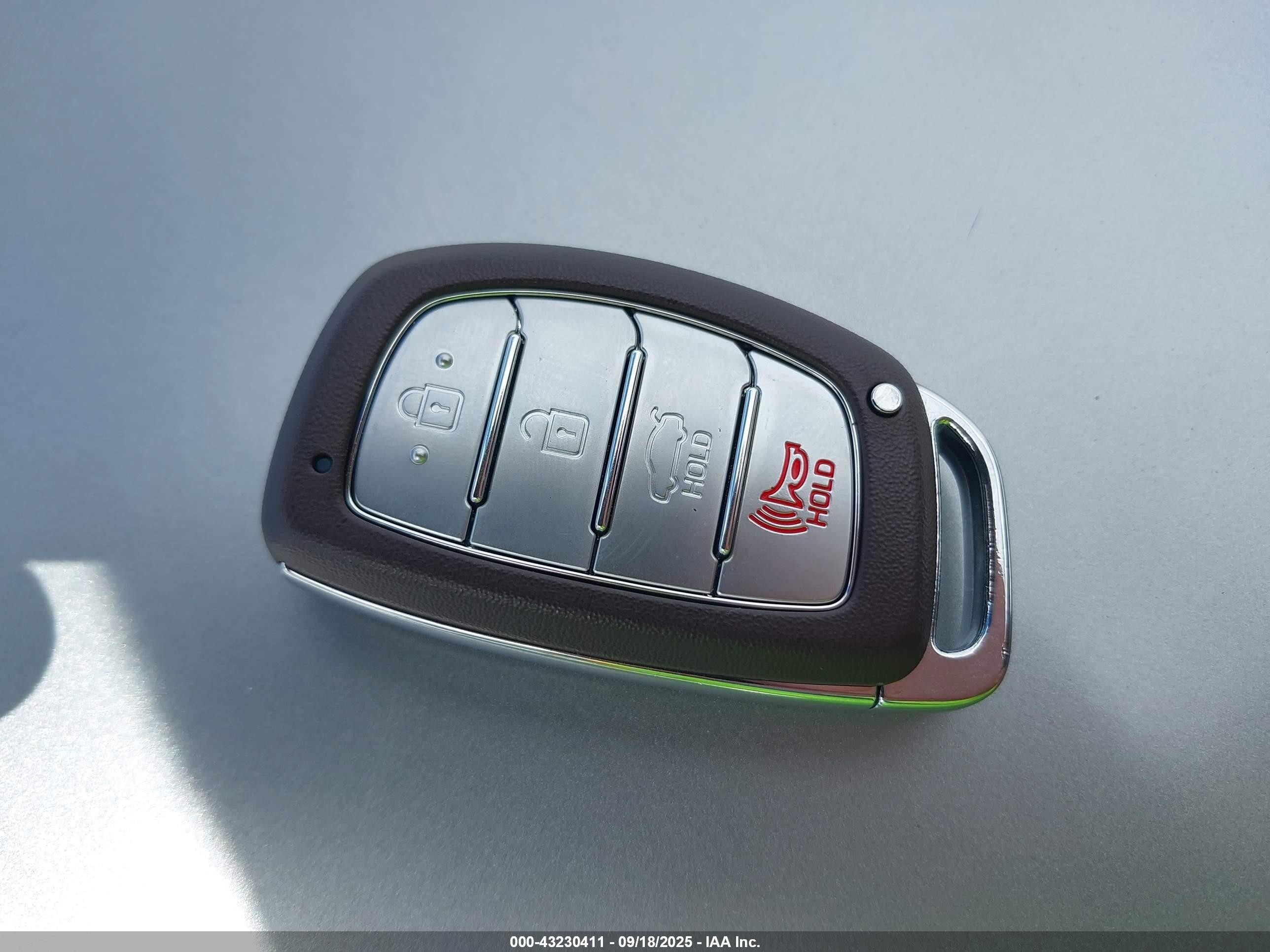 2015 Hyundai Sonata Limited Серебряный vin: 5NPE34AF6FH065549