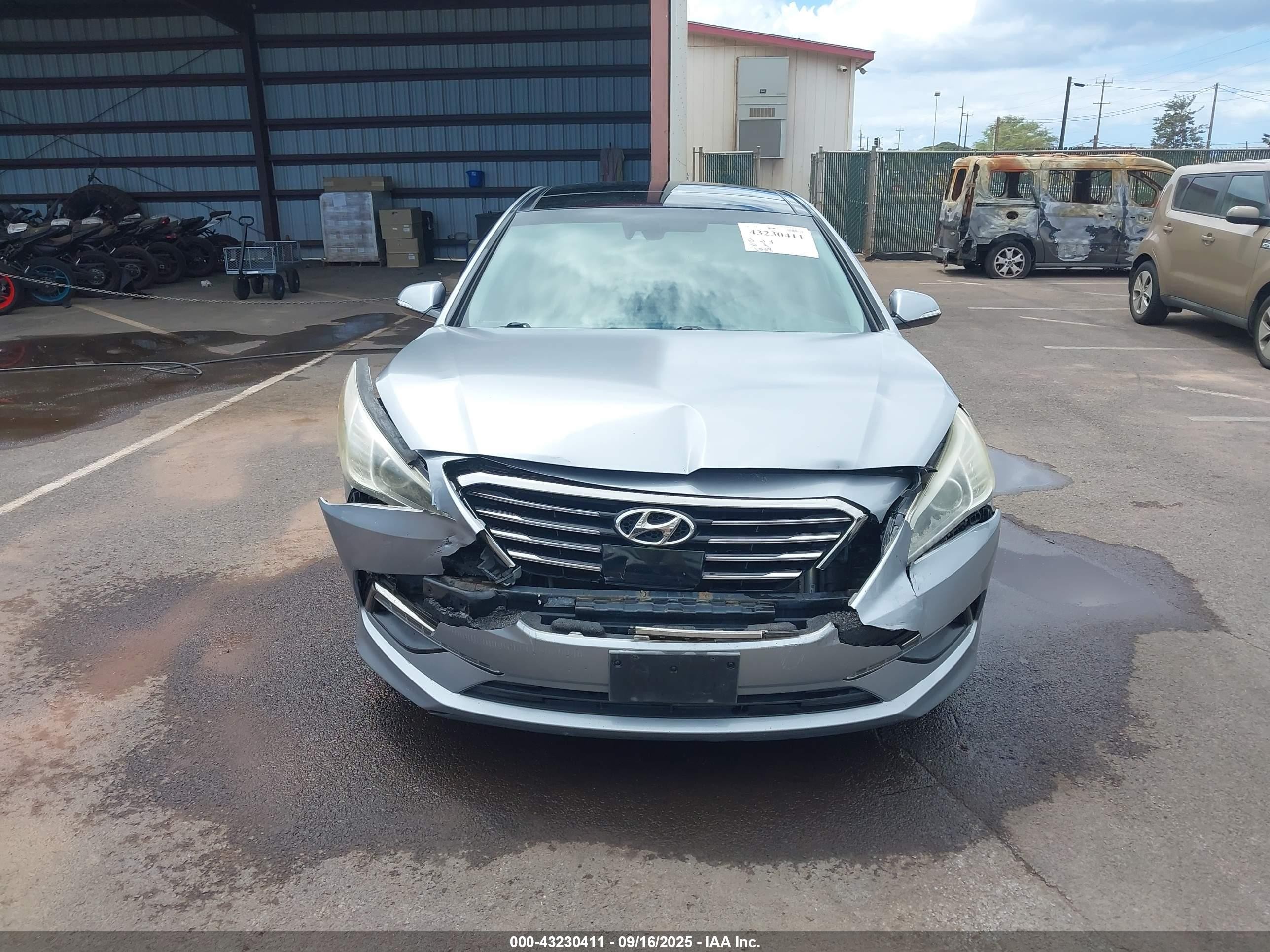 2015 Hyundai Sonata Limited Серебряный vin: 5NPE34AF6FH065549
