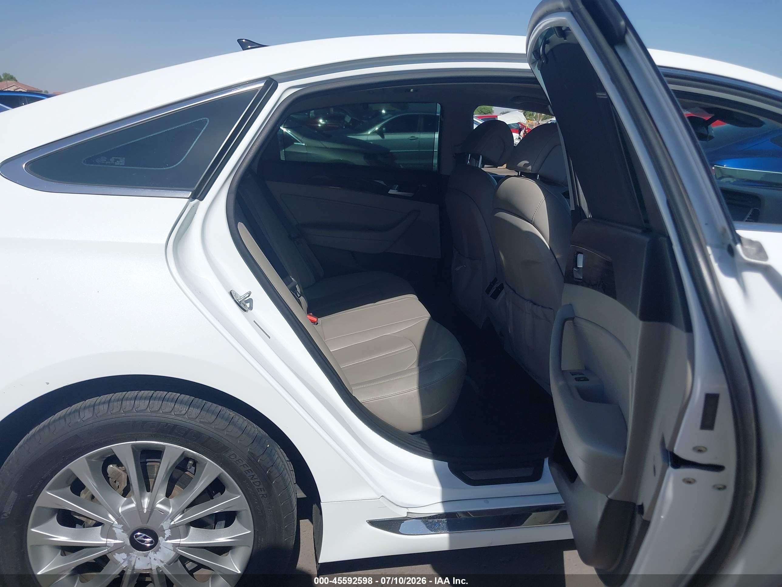 2015 Hyundai Sonata Limited White vin: 5NPE34AF6FH117469