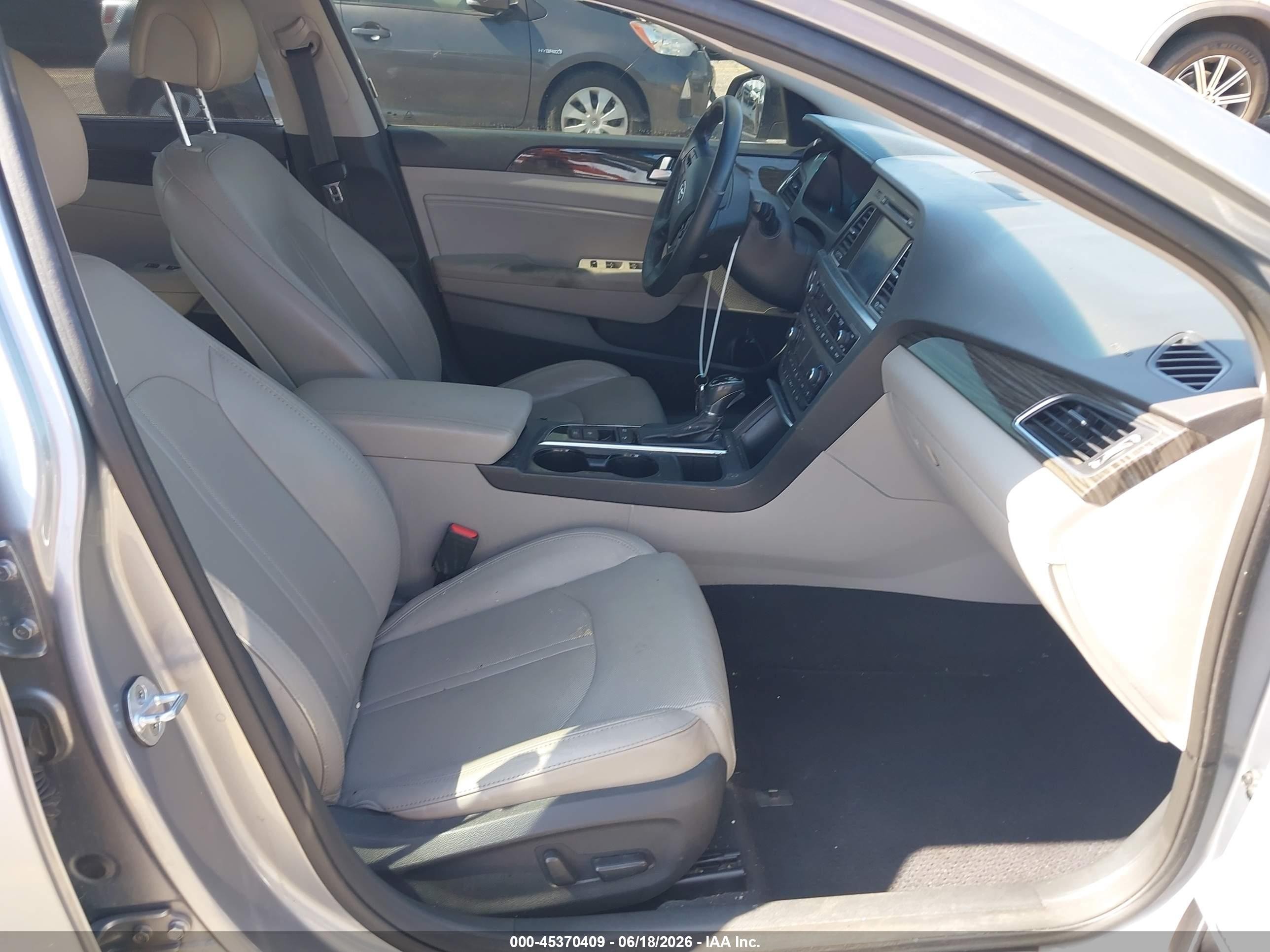 2015 Hyundai Sonata Limited Silver vin: 5NPE34AF6FH198585