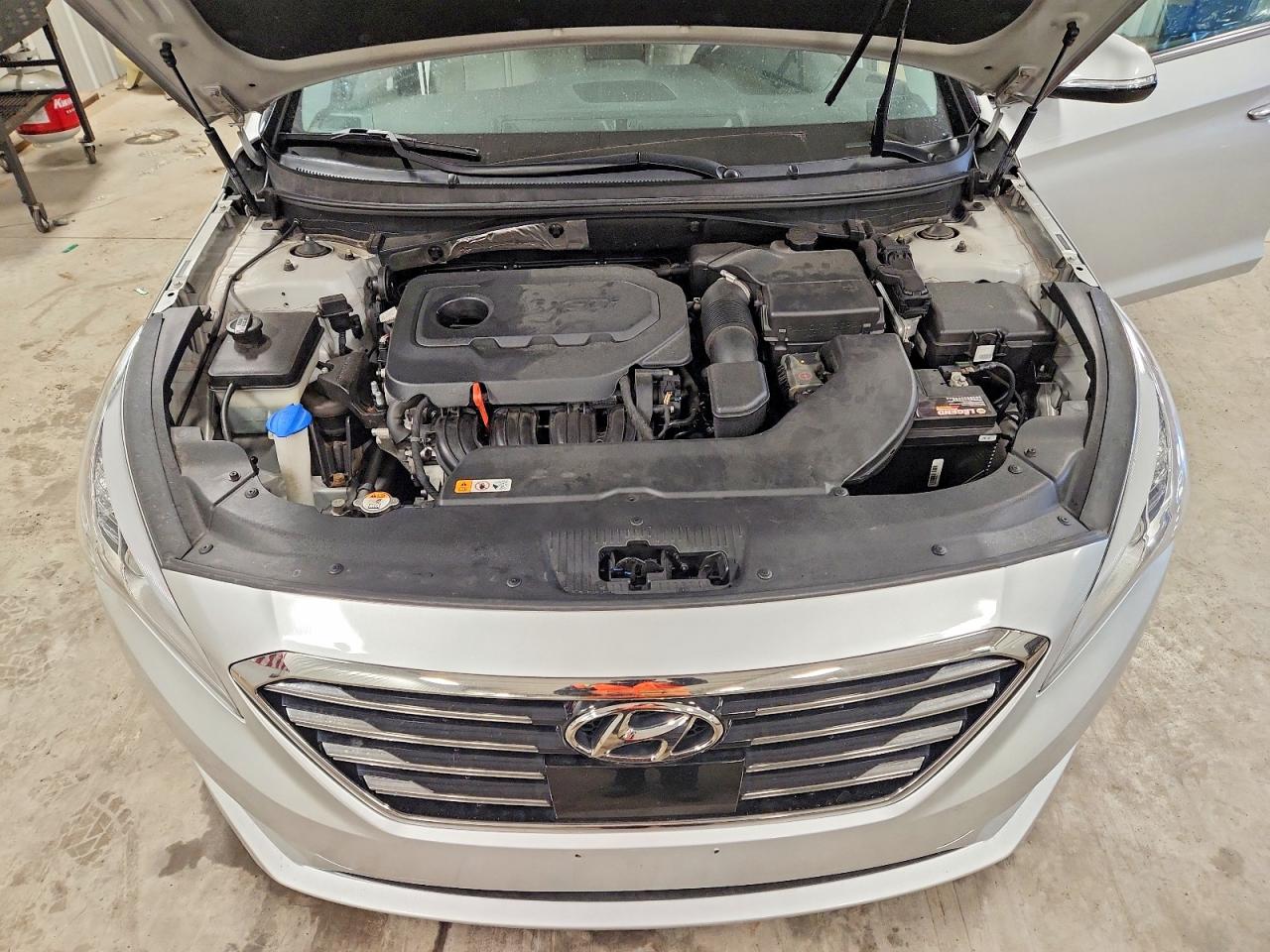 2015 Hyundai Sonata Limited Silver vin: 5NPE34AF6FH247963