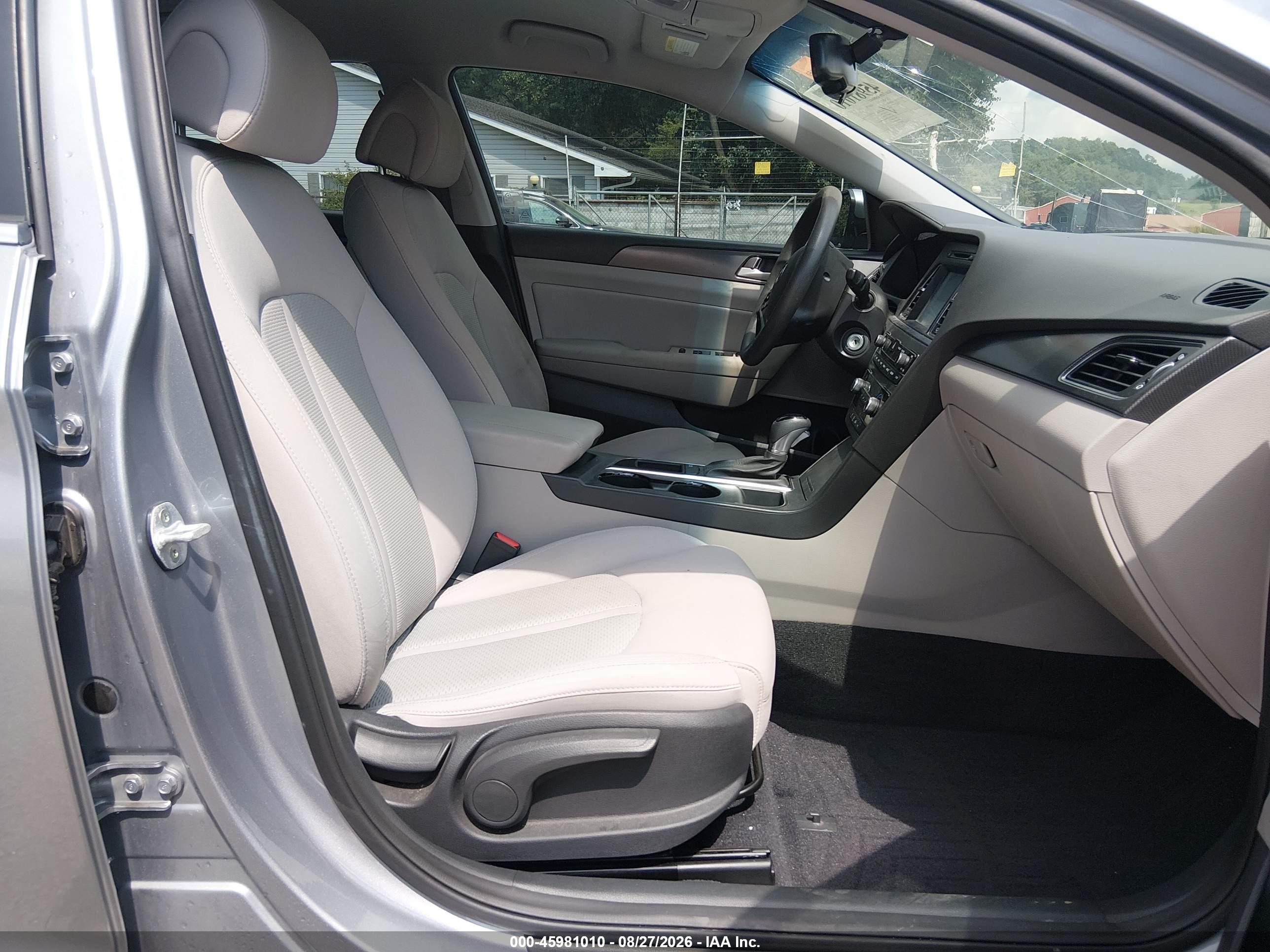 2016 Hyundai Sonata Sport Silver vin: 5NPE34AF6GH262383