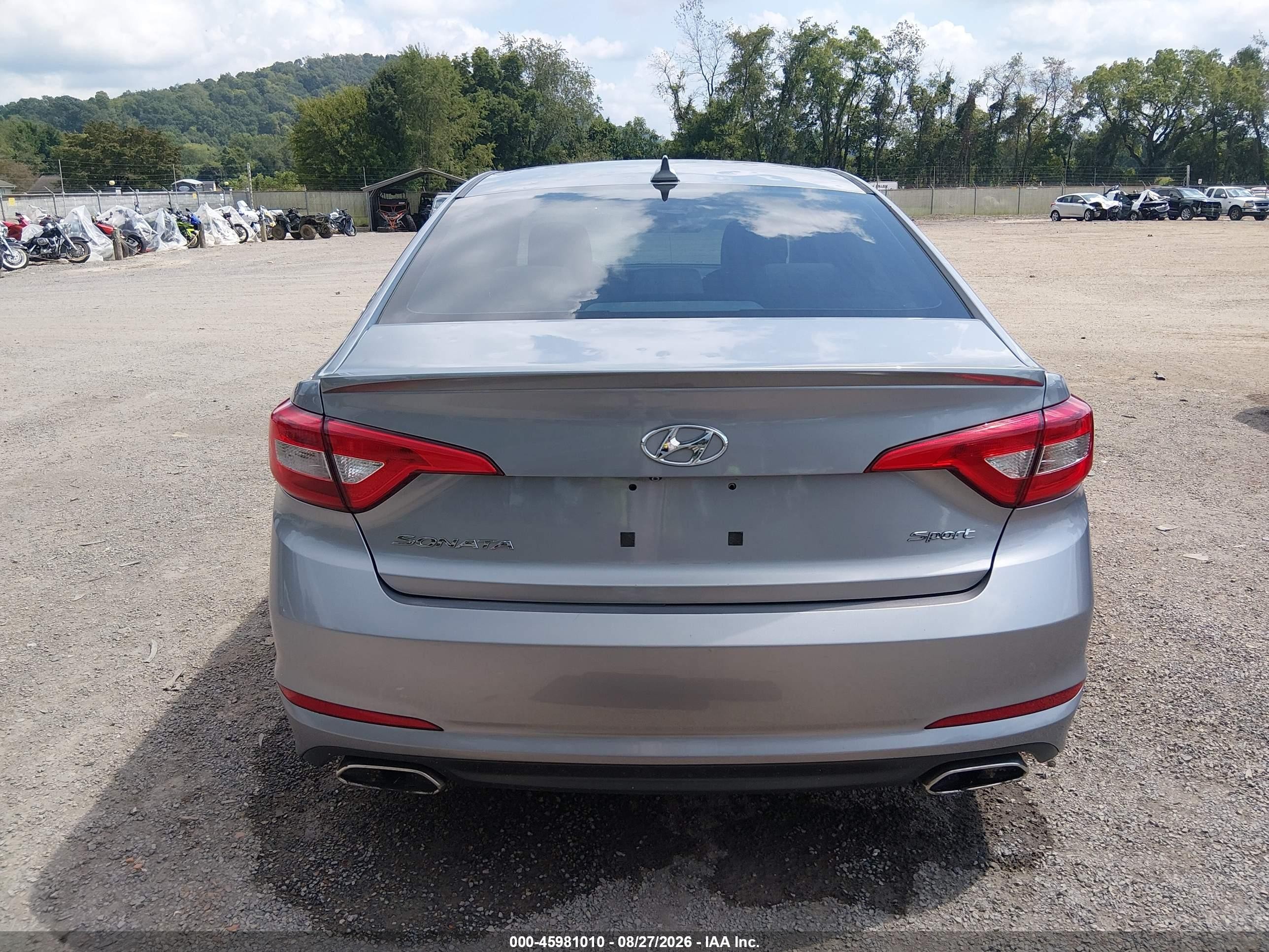 2016 Hyundai Sonata Sport Silver vin: 5NPE34AF6GH262383