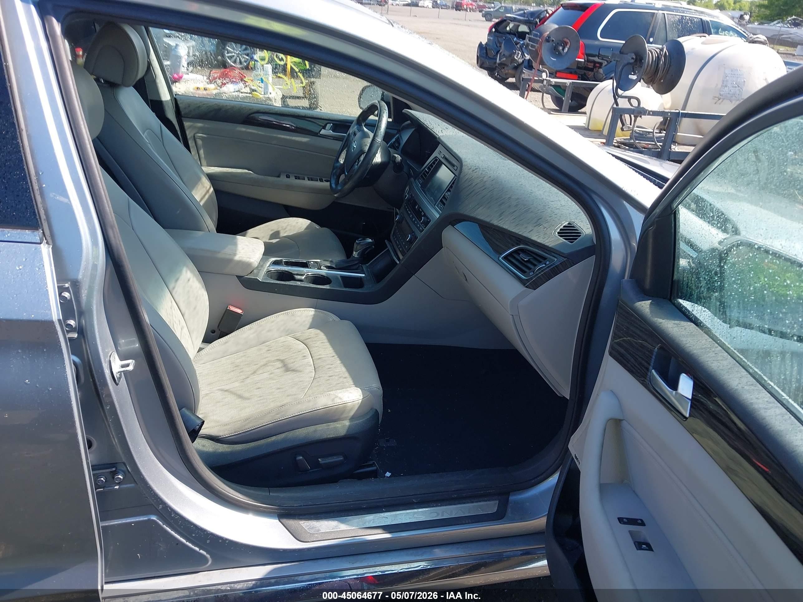 2015 Hyundai Sonata Limited Silver vin: 5NPE34AF7FH012651