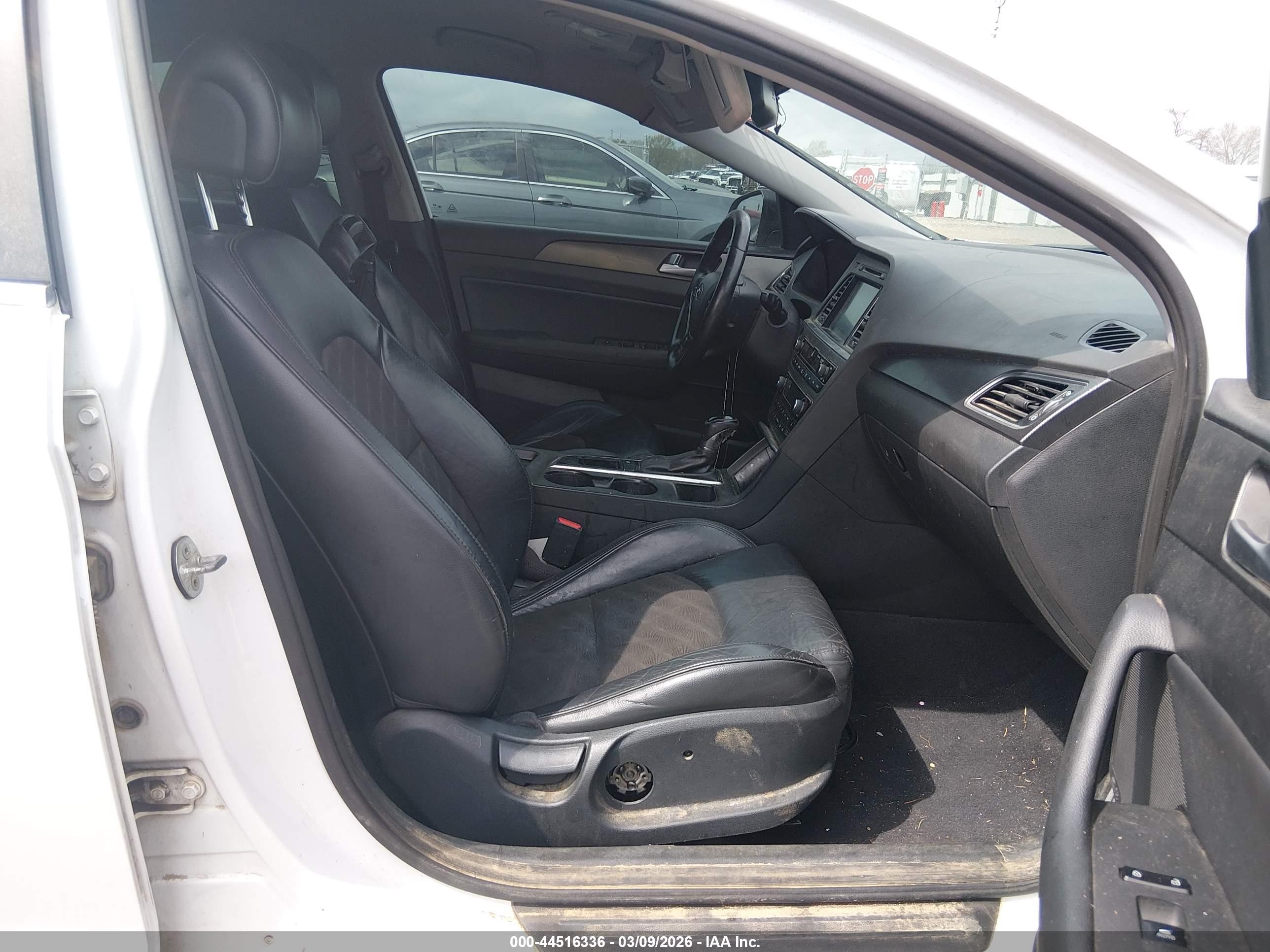 2015 Hyundai Sonata Sport White vin: 5NPE34AF7FH071067