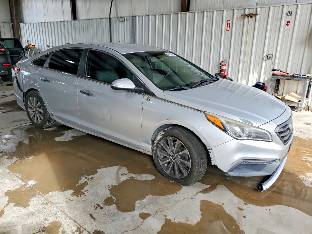 2015 Hyundai Sonata Sport Silver vin: 5NPE34AF7FH104424