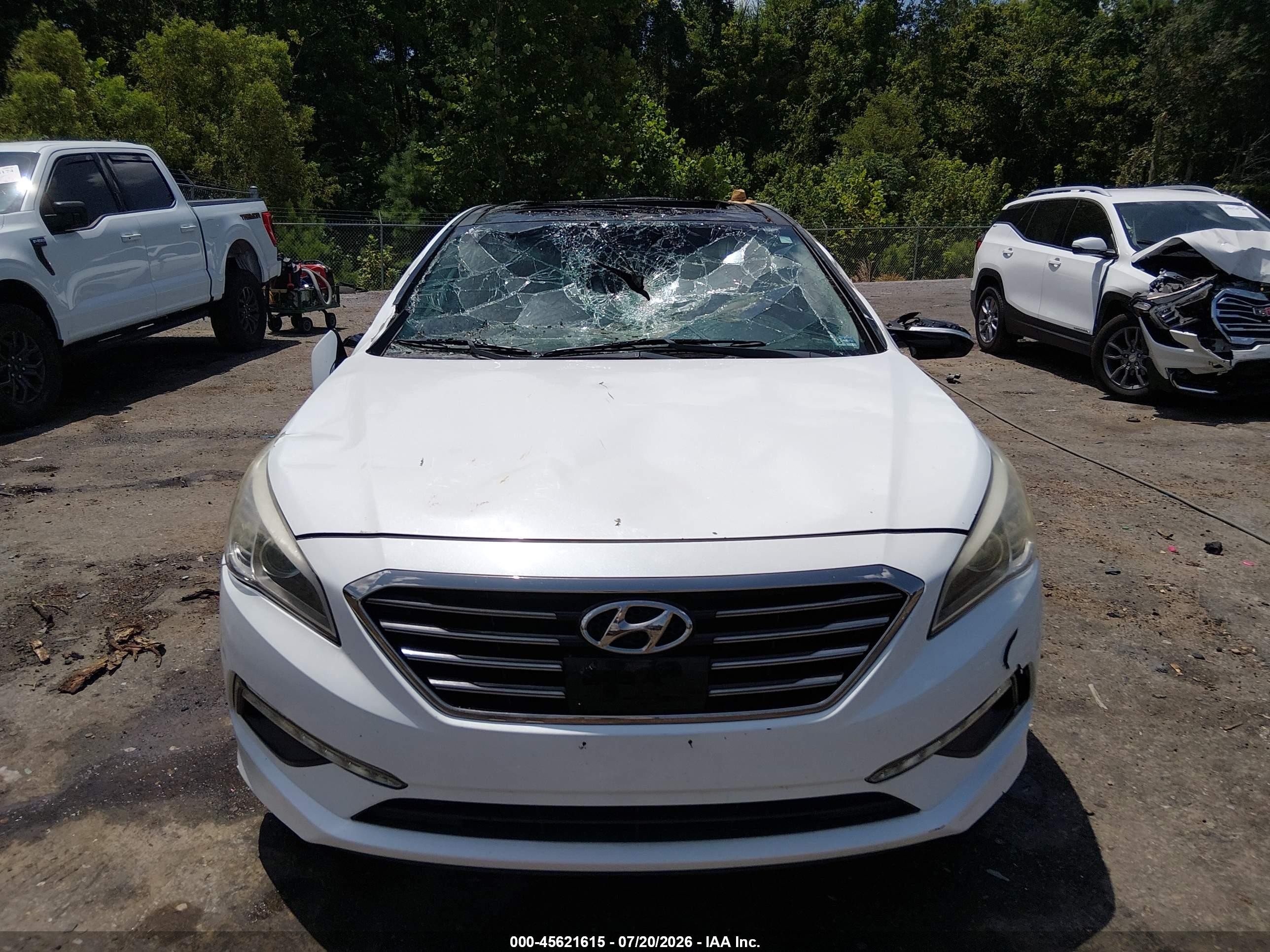 2015 Hyundai Sonata Limited White vin: 5NPE34AF7FH220111