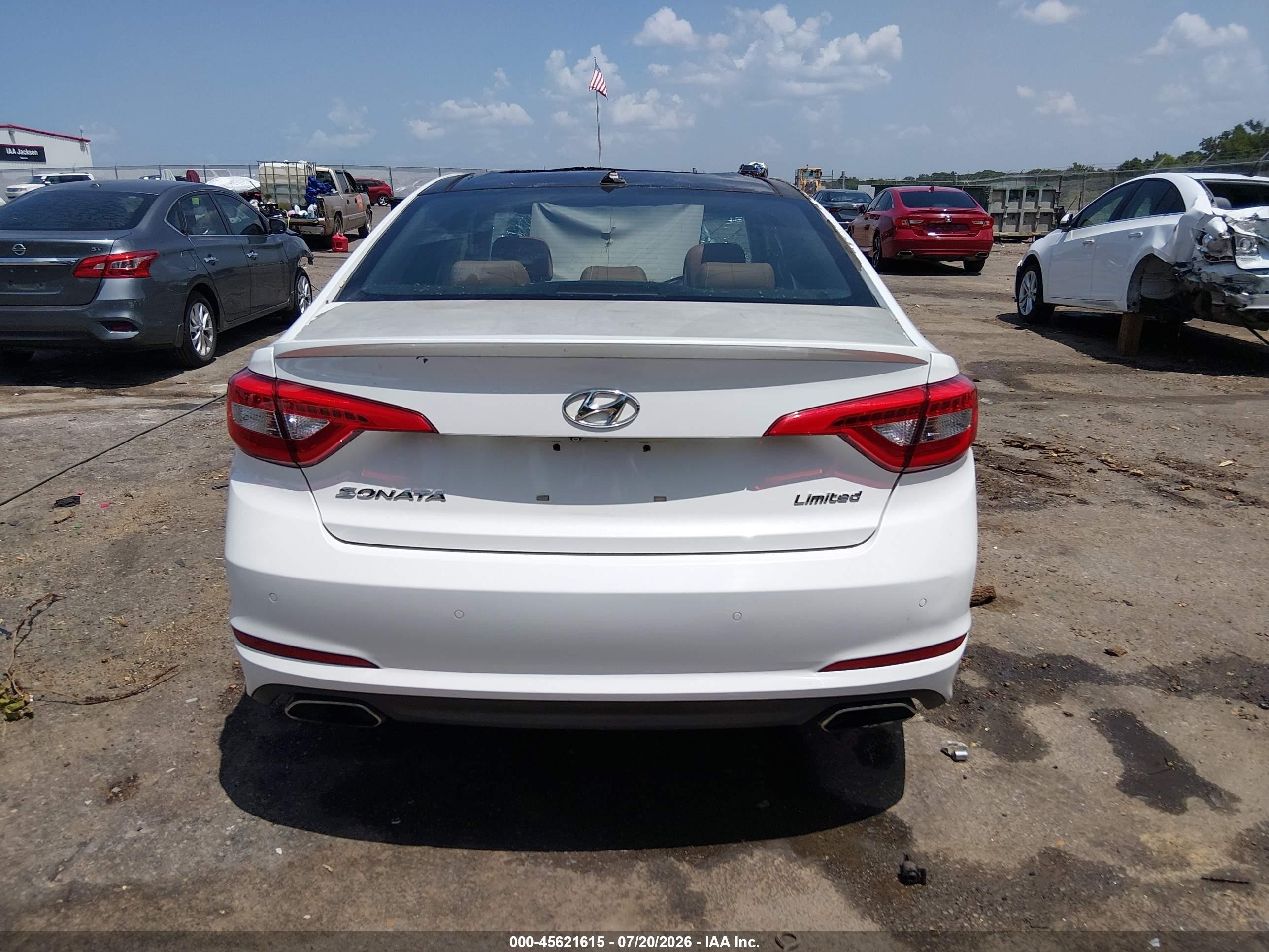 2015 Hyundai Sonata Limited White vin: 5NPE34AF7FH220111