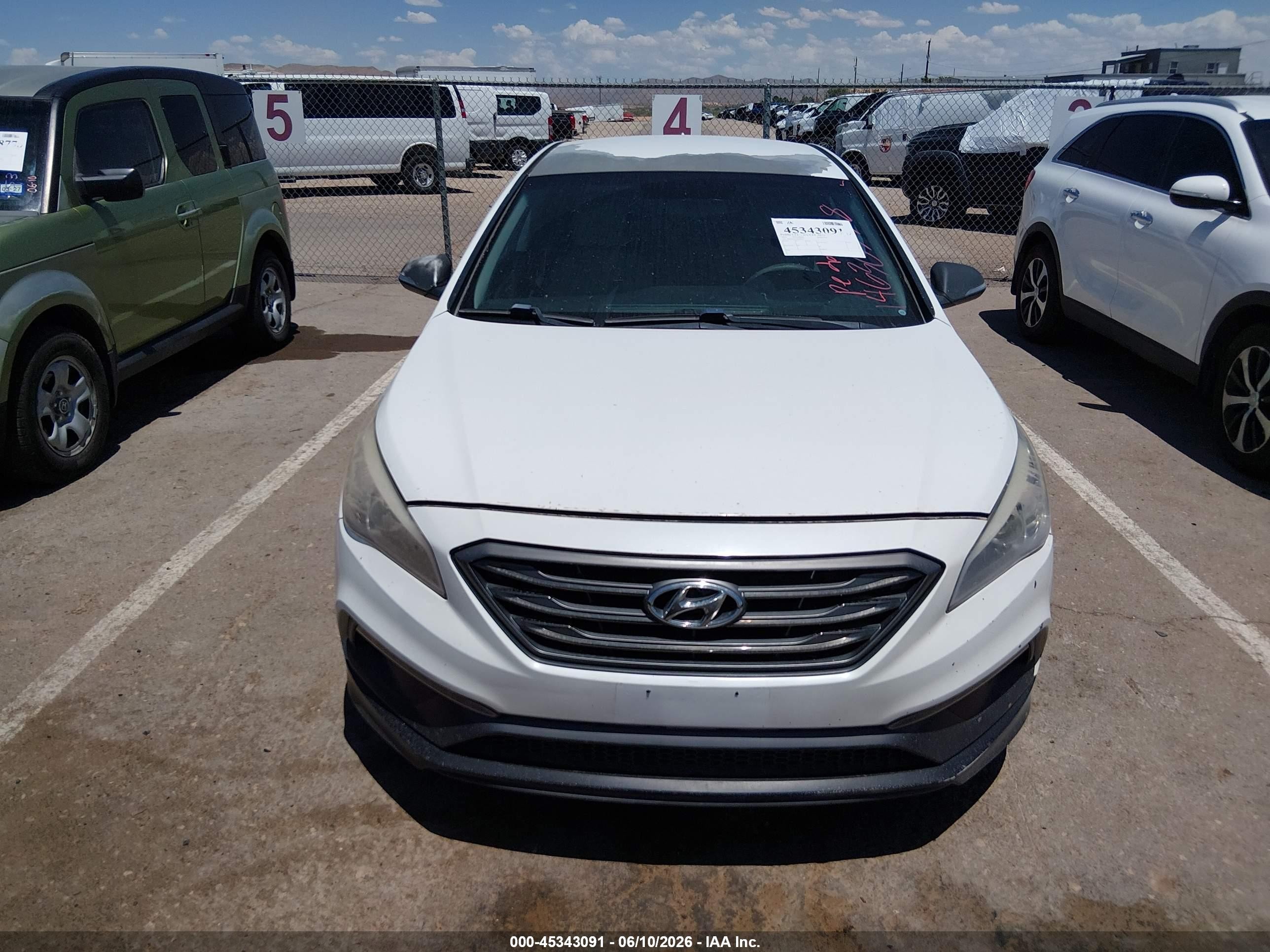 2016 Hyundai Sonata Sport White vin: 5NPE34AF7GH288393