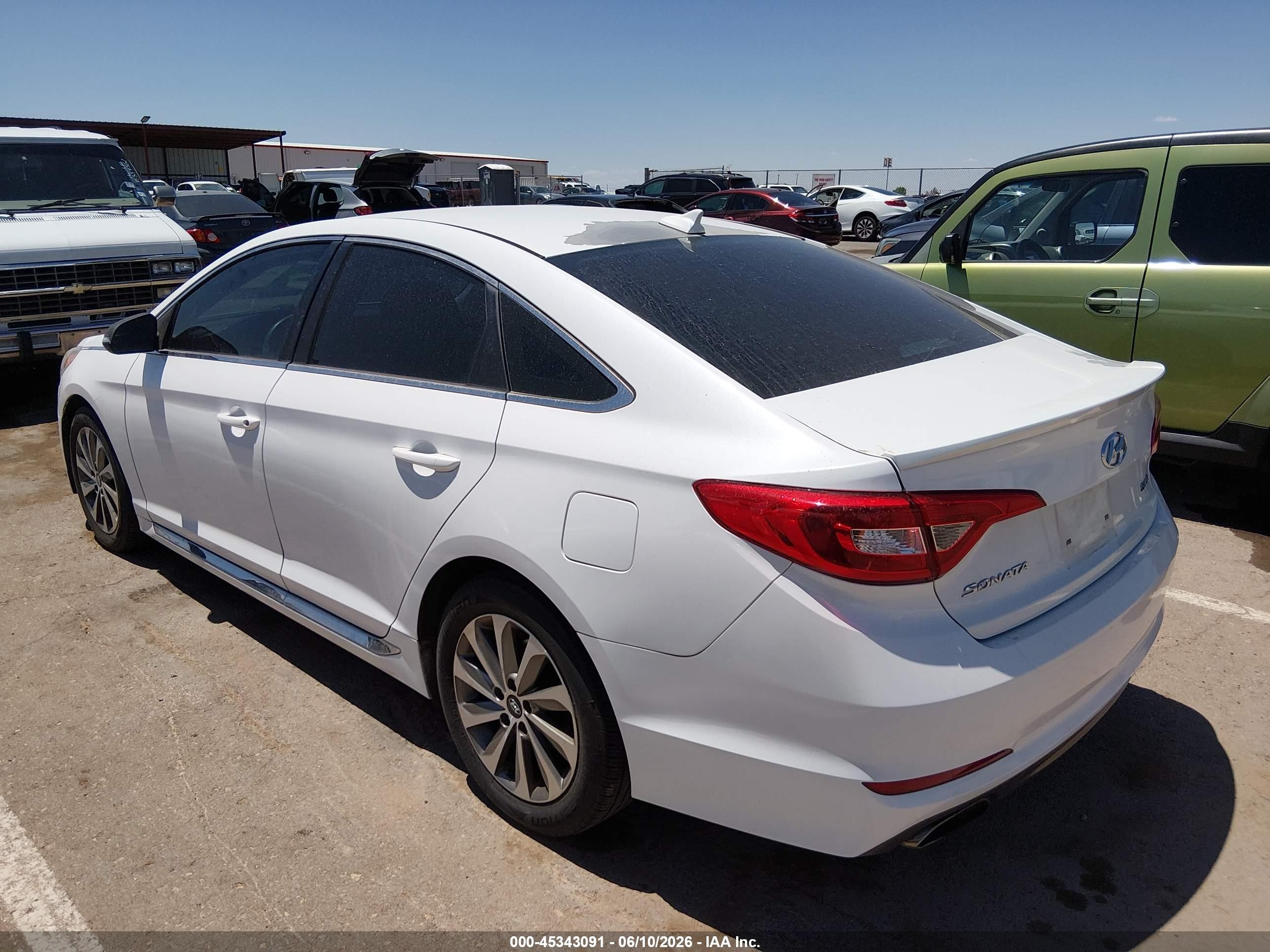2016 Hyundai Sonata Sport White vin: 5NPE34AF7GH288393