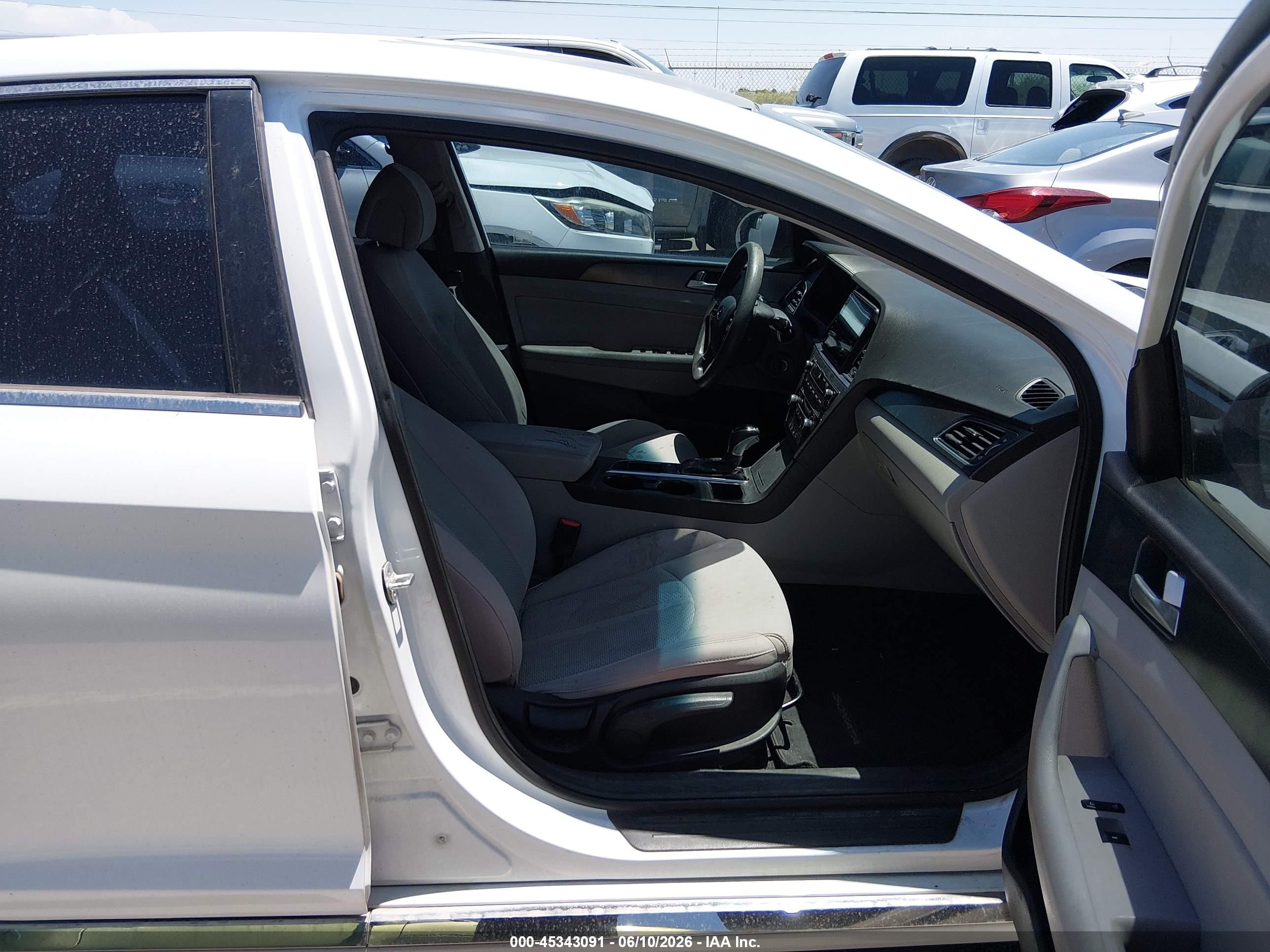 2016 Hyundai Sonata Sport White vin: 5NPE34AF7GH288393