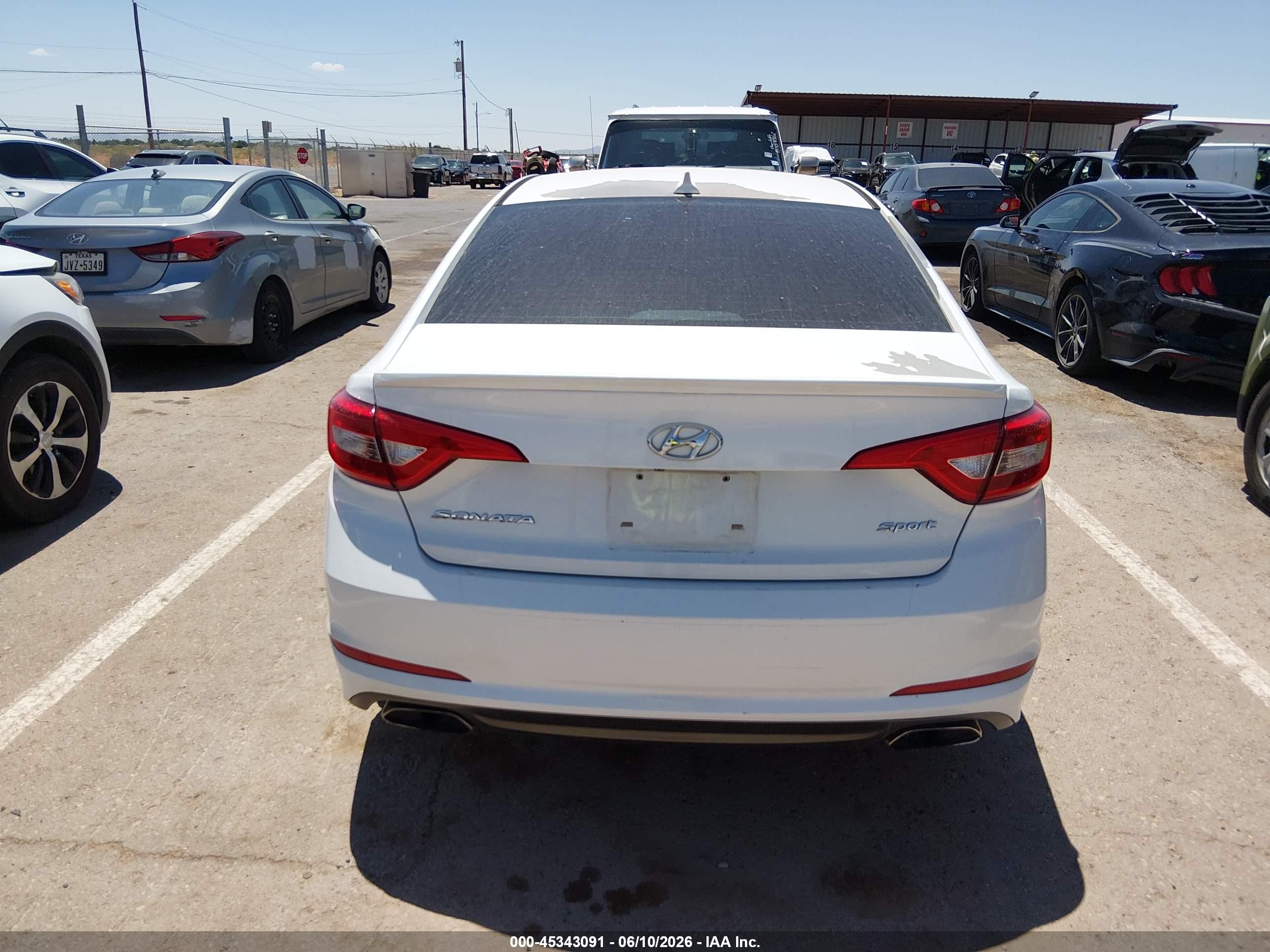 2016 Hyundai Sonata Sport White vin: 5NPE34AF7GH288393