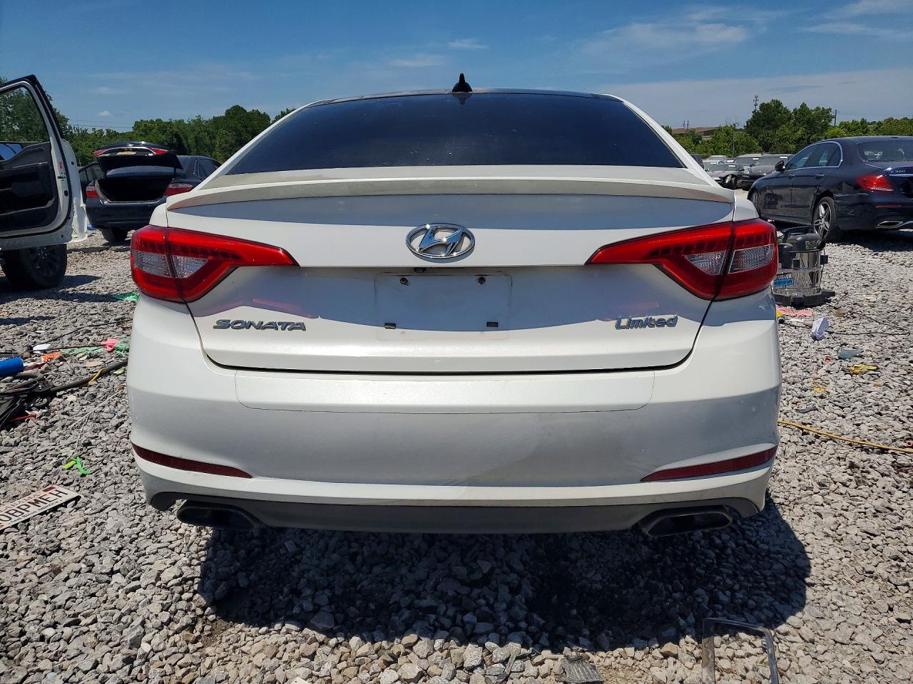2015 Hyundai Sonata Limited White vin: 5NPE34AF8FH022329