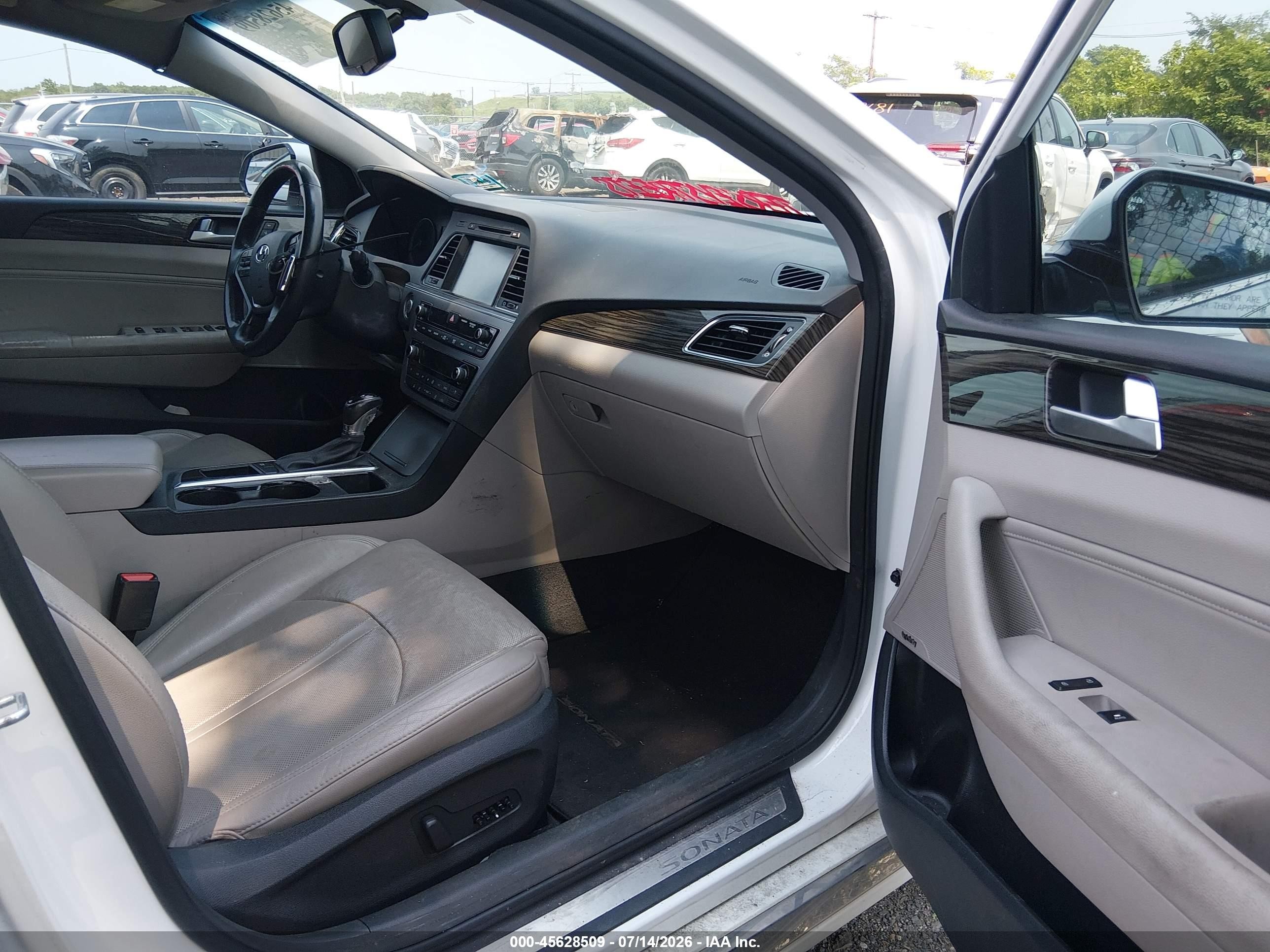2015 Hyundai Sonata Limited Белый vin: 5NPE34AF8FH027191