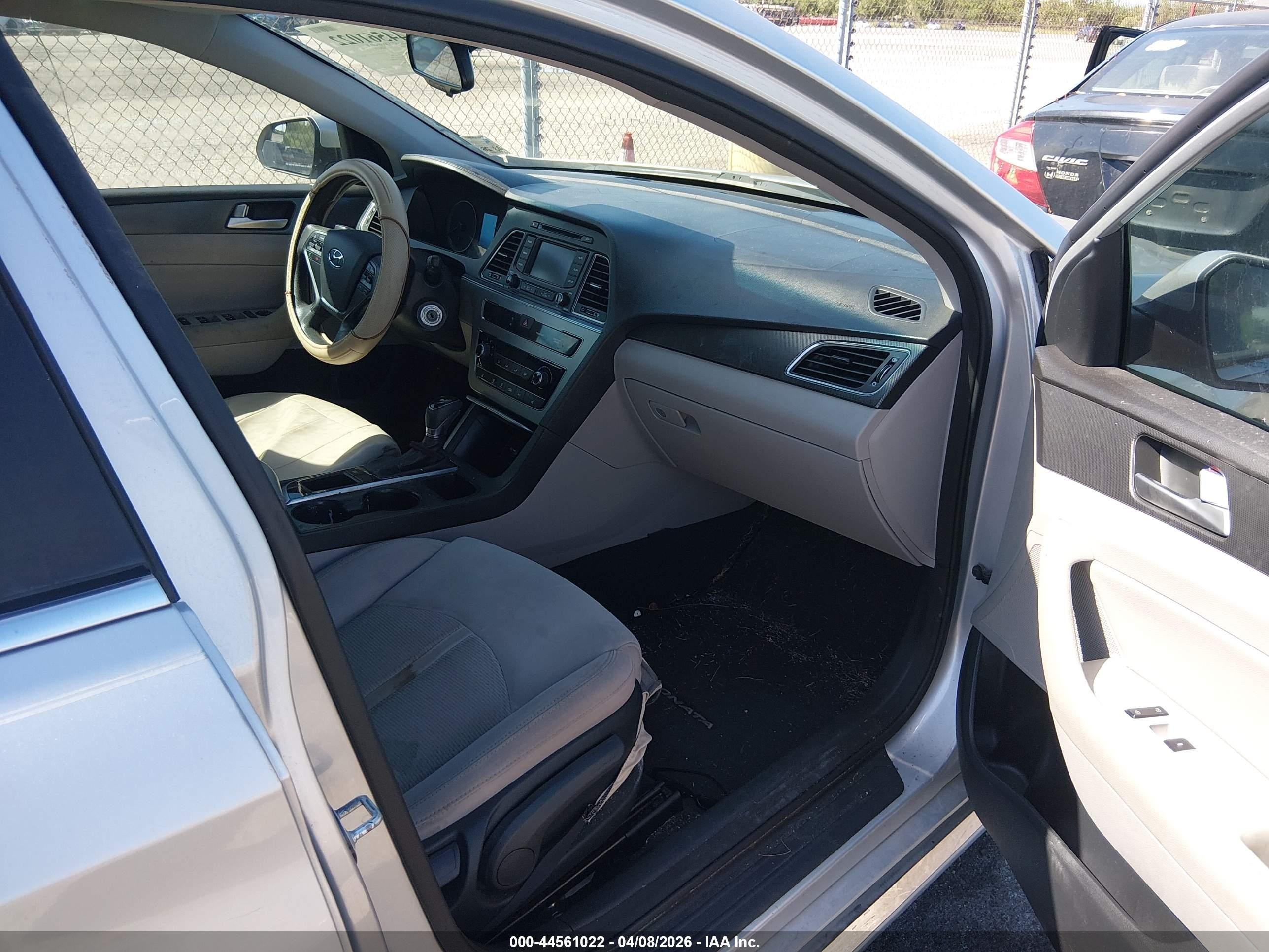 2015 Hyundai Sonata Sport Silver vin: 5NPE34AF8FH029975
