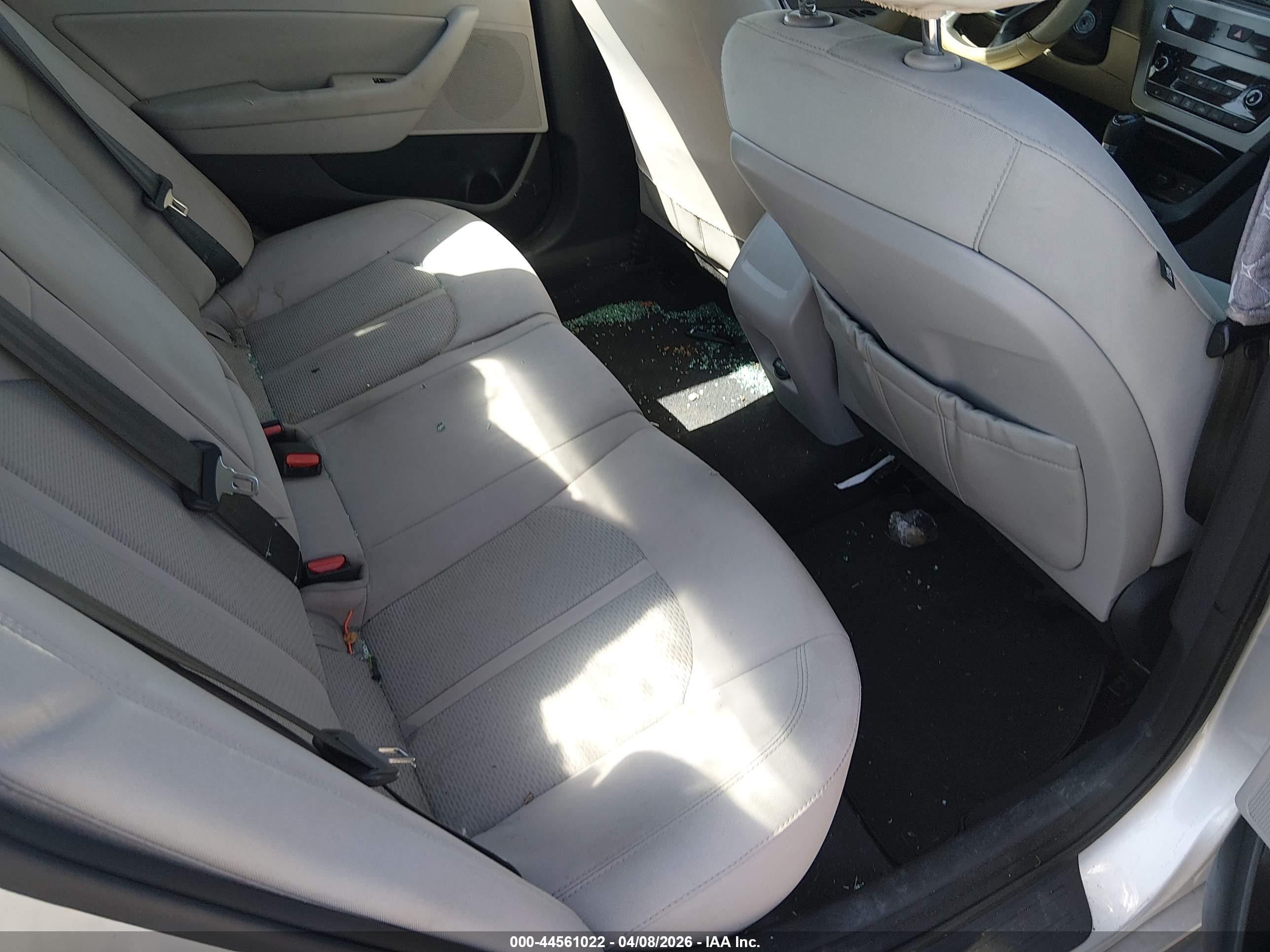 2015 Hyundai Sonata Sport Silver vin: 5NPE34AF8FH029975