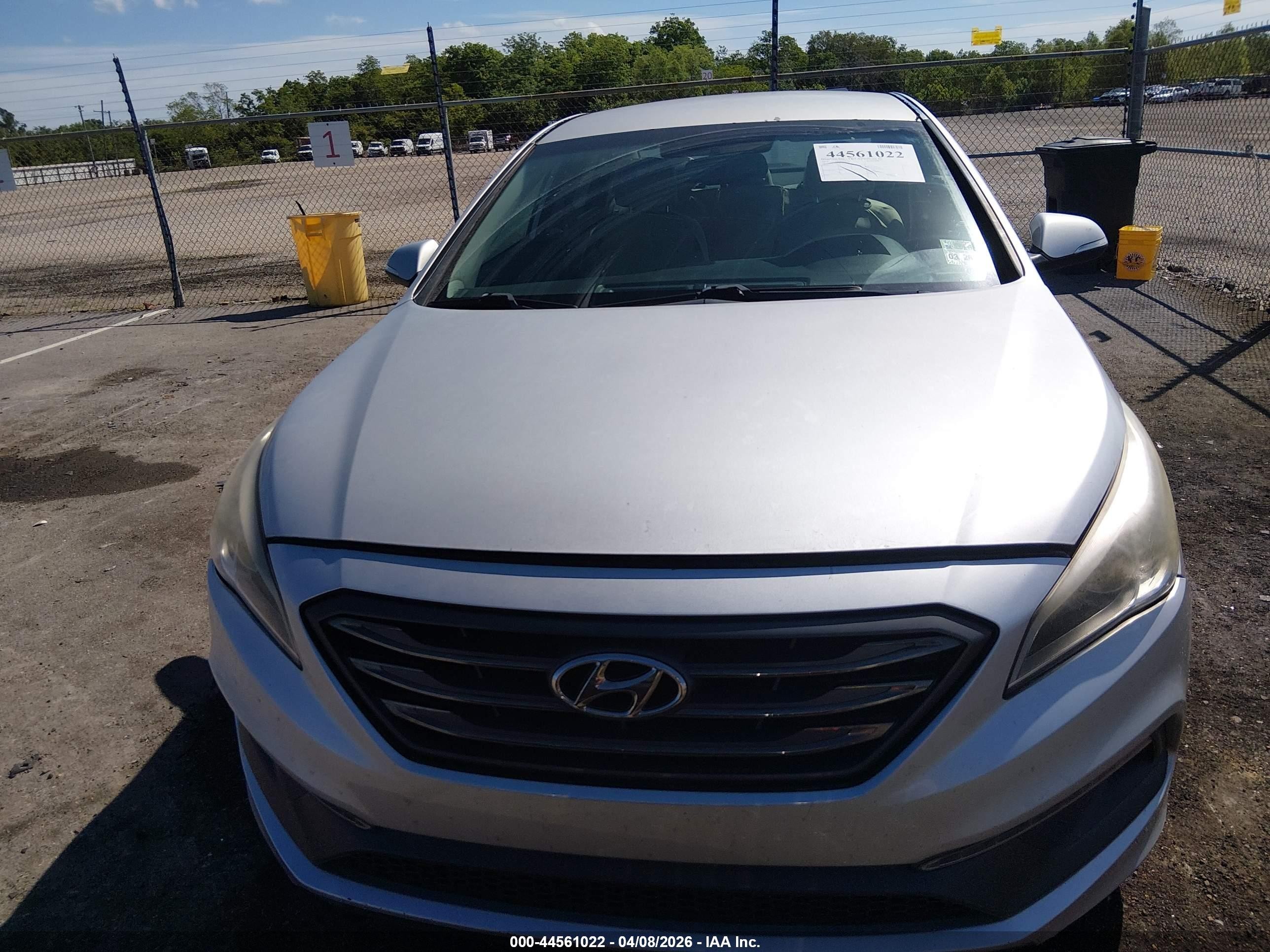 2015 Hyundai Sonata Sport Silver vin: 5NPE34AF8FH029975