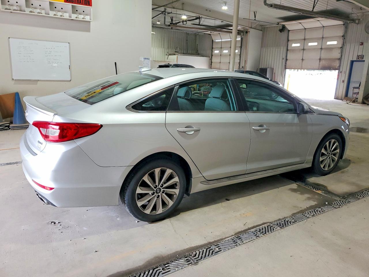 2015 Hyundai Sonata Sport Silver vin: 5NPE34AF8FH048154
