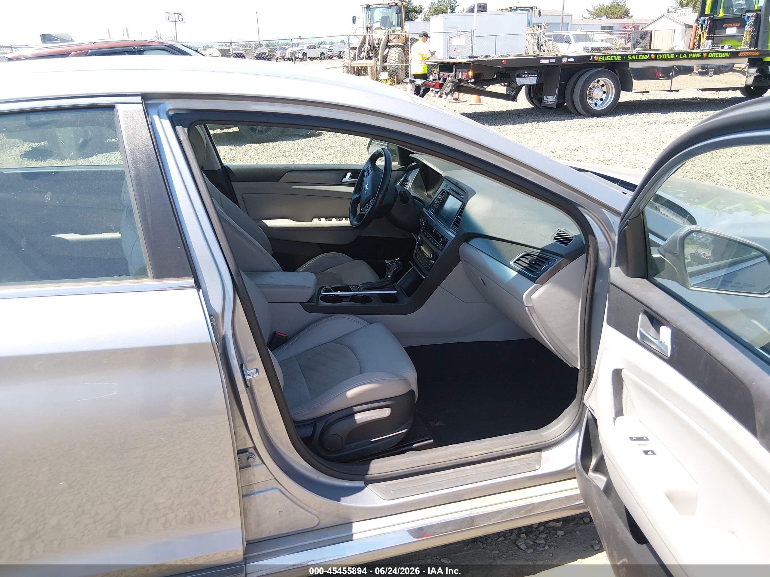 2015 Hyundai Sonata Sport Silver vin: 5NPE34AF8FH135259