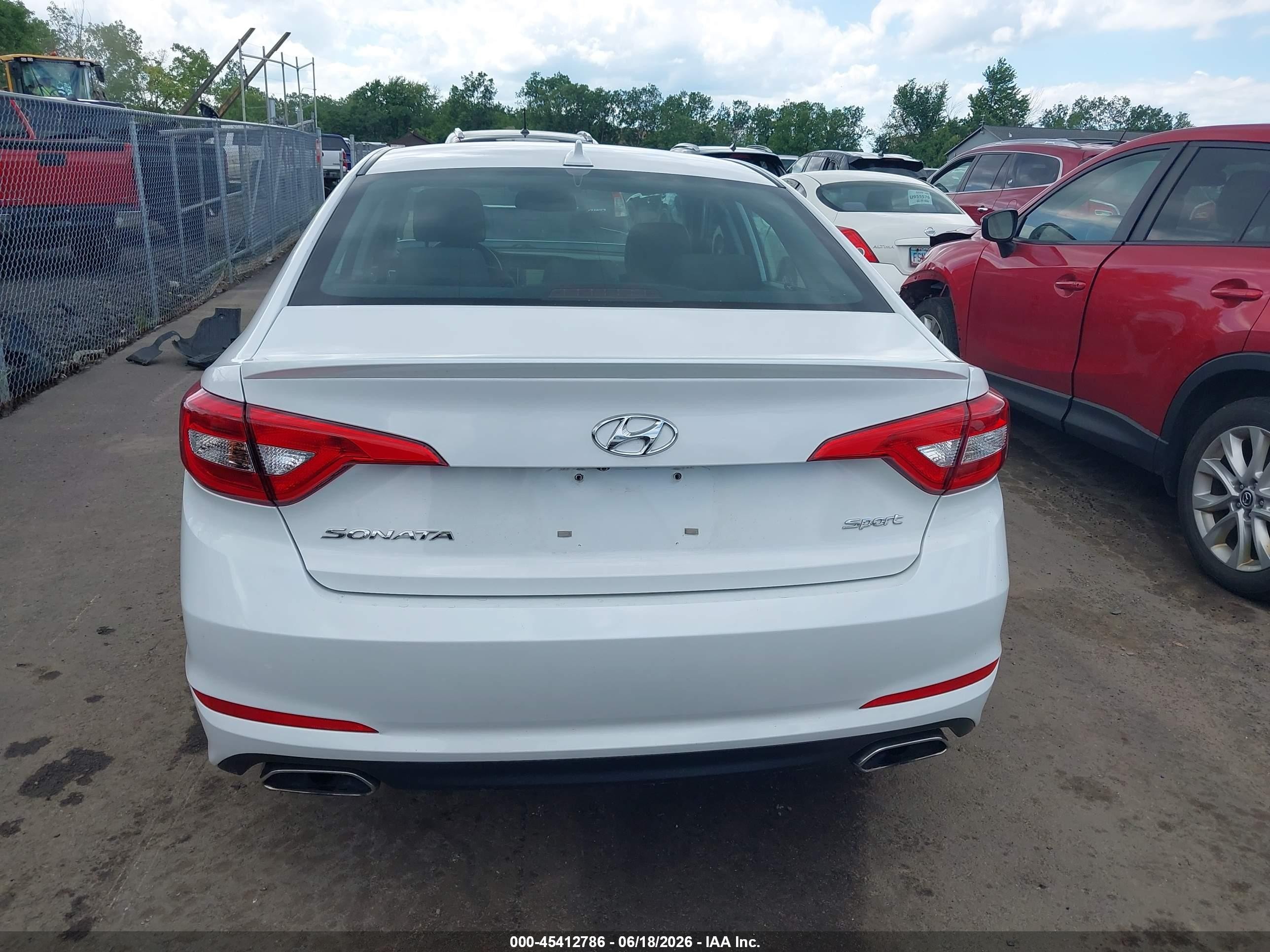 2015 Hyundai Sonata Sport White vin: 5NPE34AF8FH233112