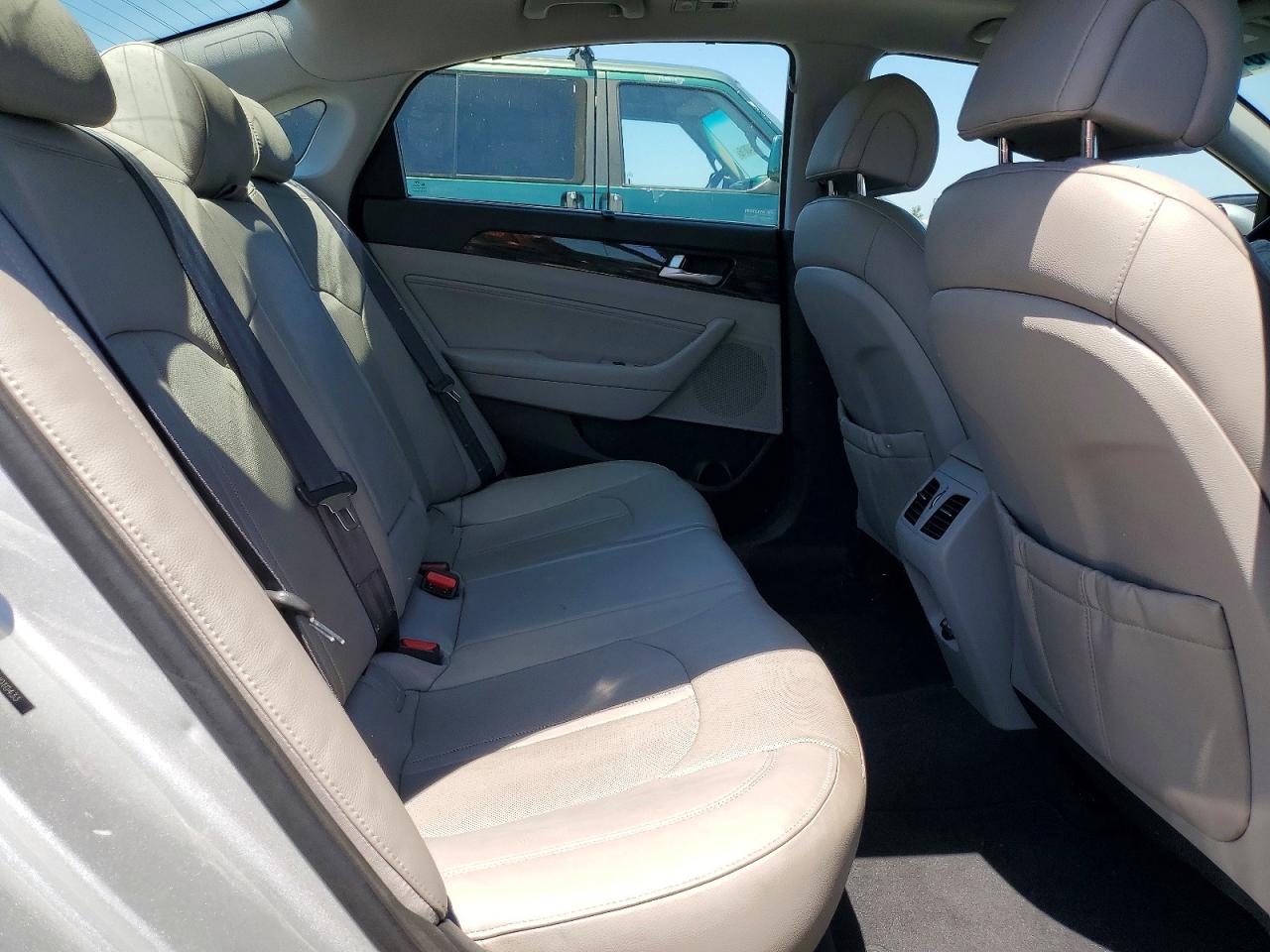 2015 Hyundai Sonata Limited Silver vin: 5NPE34AF9FH010433