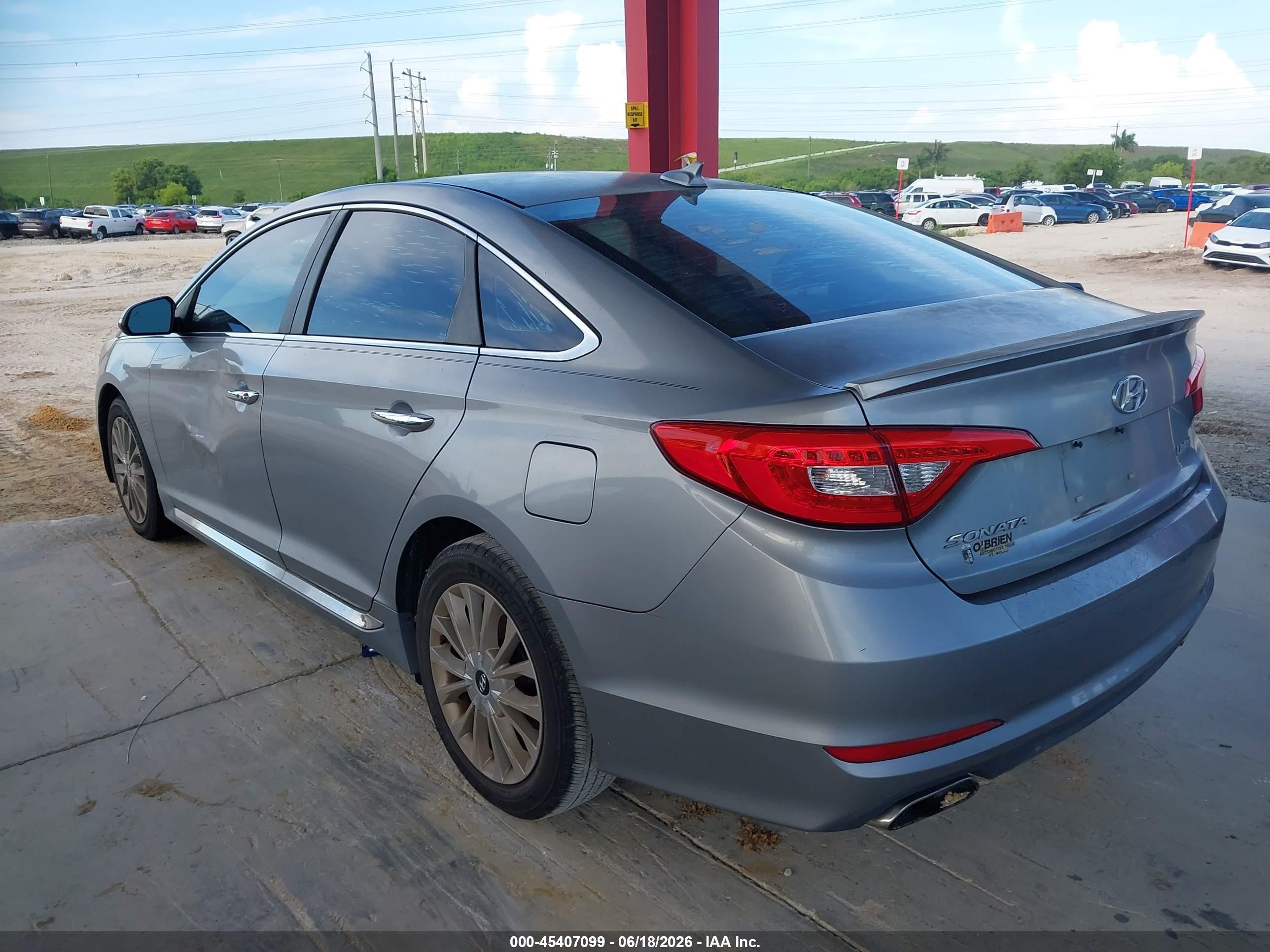 2015 Hyundai Sonata Limited Silver vin: 5NPE34AF9FH047563