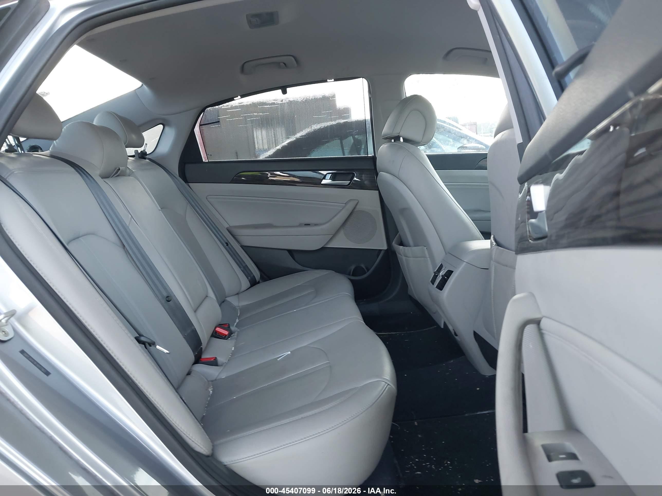2015 Hyundai Sonata Limited Silver vin: 5NPE34AF9FH047563