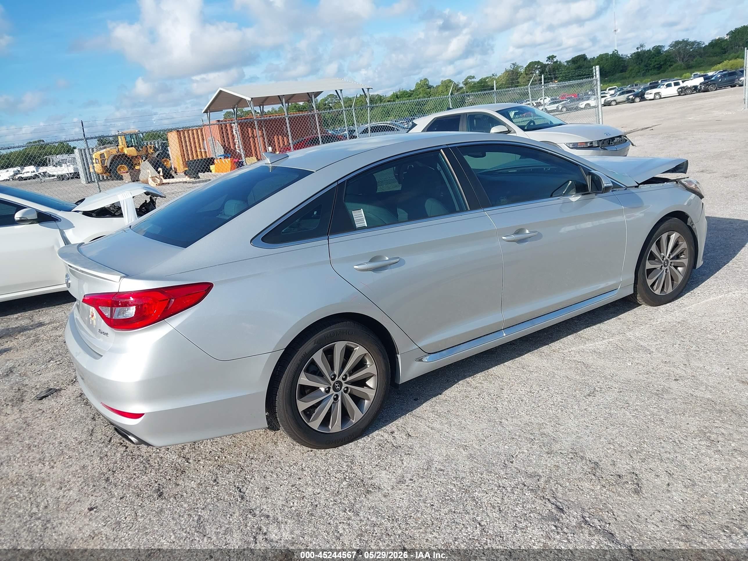2016 Hyundai Sonata Sport Silver vin: 5NPE34AF9GH327971