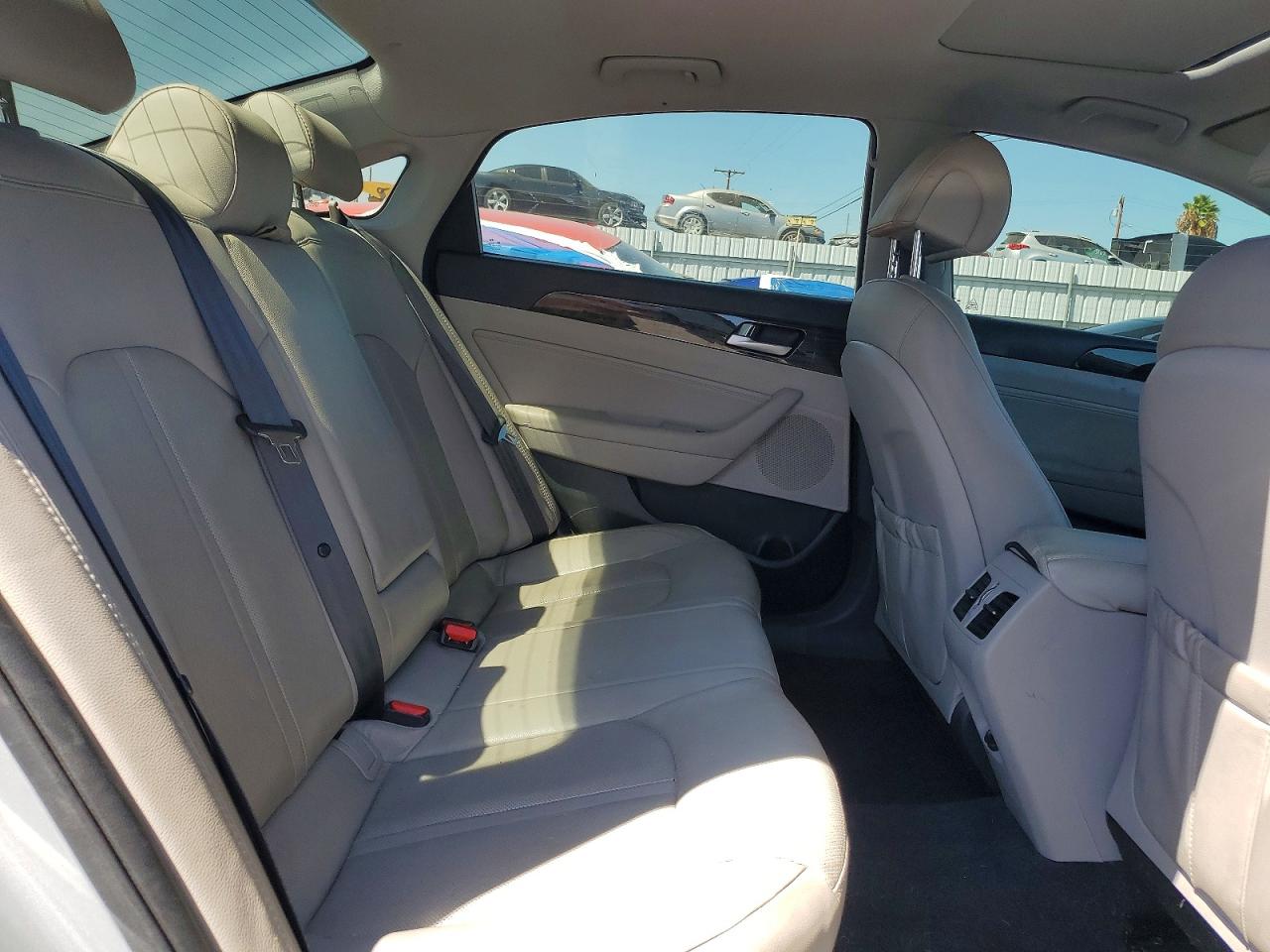 2017 Hyundai Sonata Limited Silver vin: 5NPE34AF9HH470694