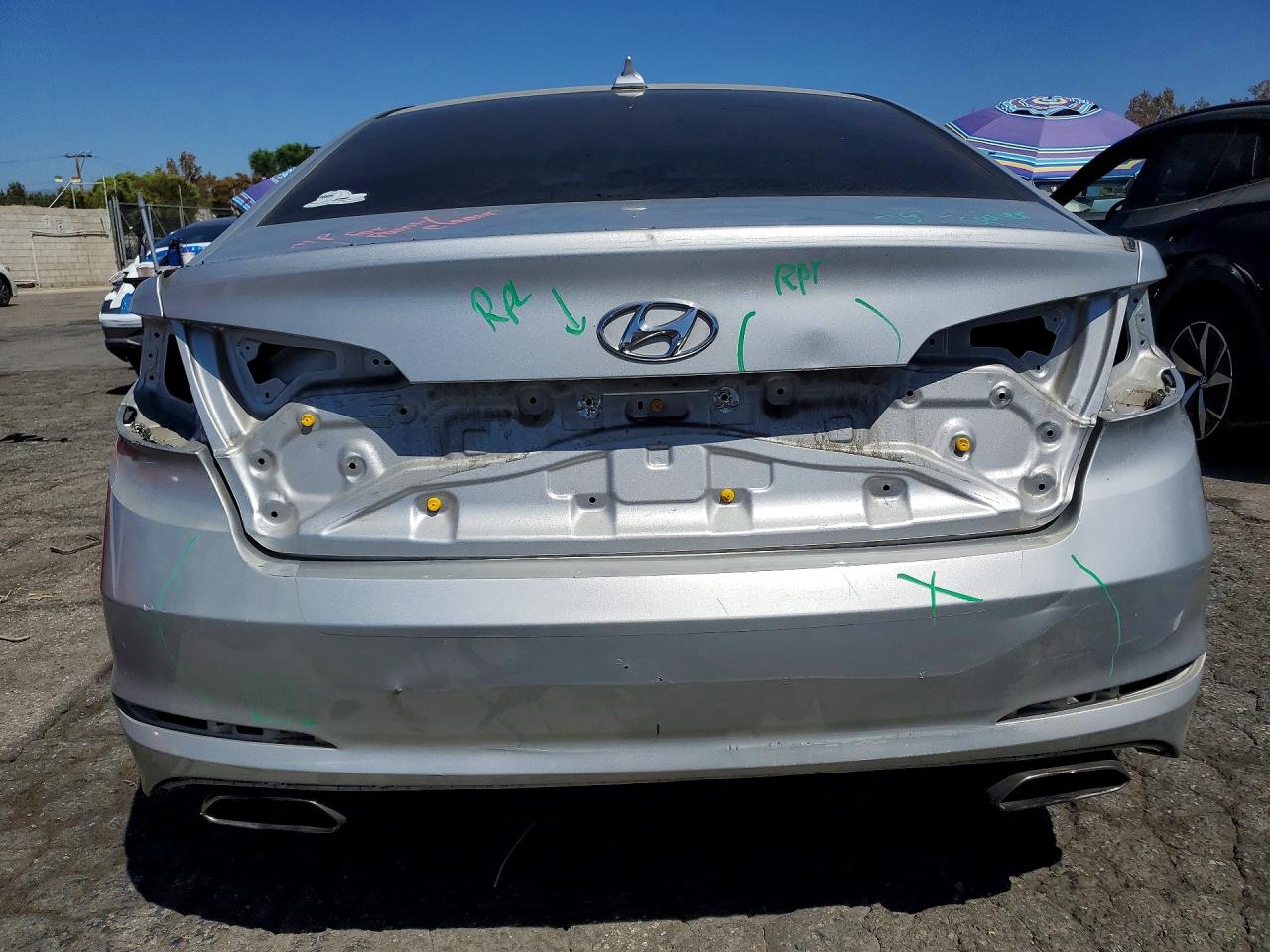 2017 Hyundai Sonata Limited Silver vin: 5NPE34AF9HH470694