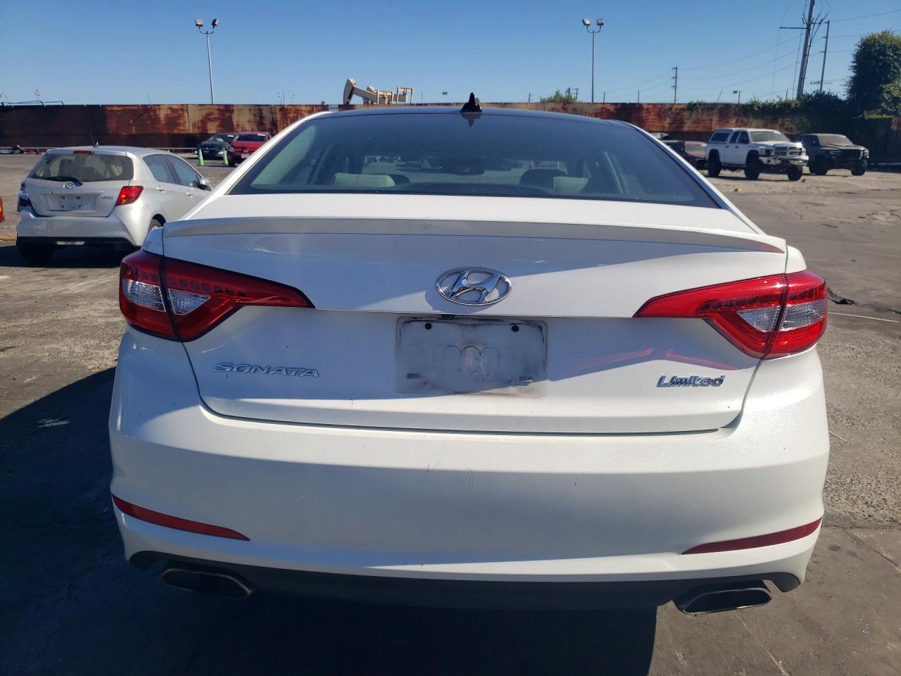 2015 Hyundai Sonata Limited White vin: 5NPE34AFXFH025264