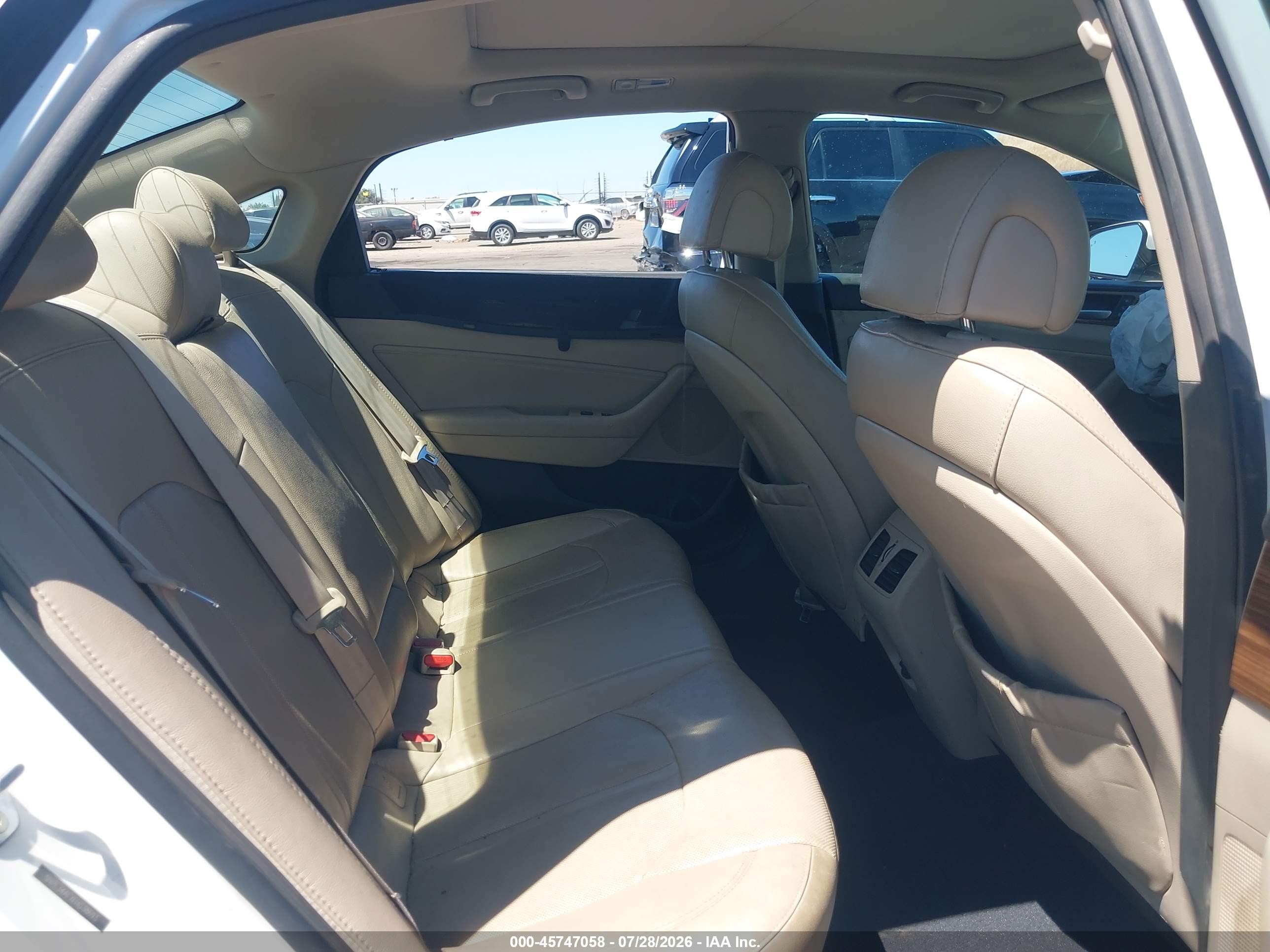 2015 Hyundai Sonata Limited White vin: 5NPE34AFXFH038693