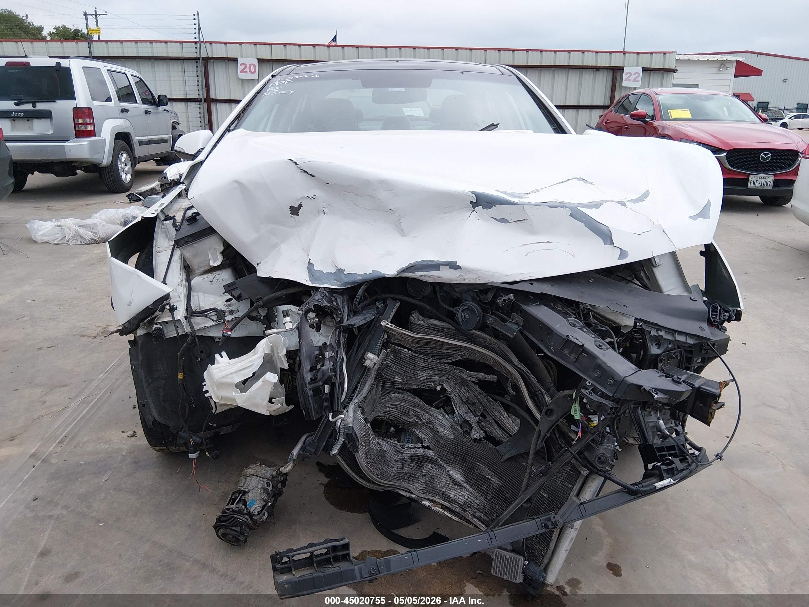2015 Hyundai Sonata Limited White vin: 5NPE34AFXFH044400